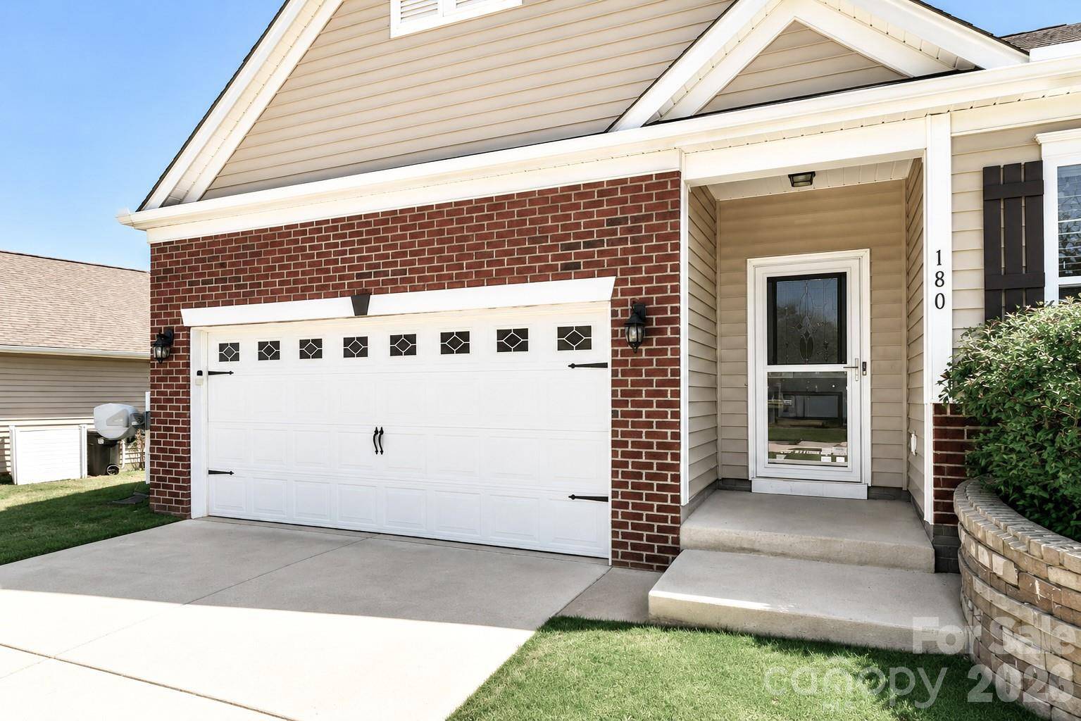 180 N Cromwell DR, Mooresville, NC 28115