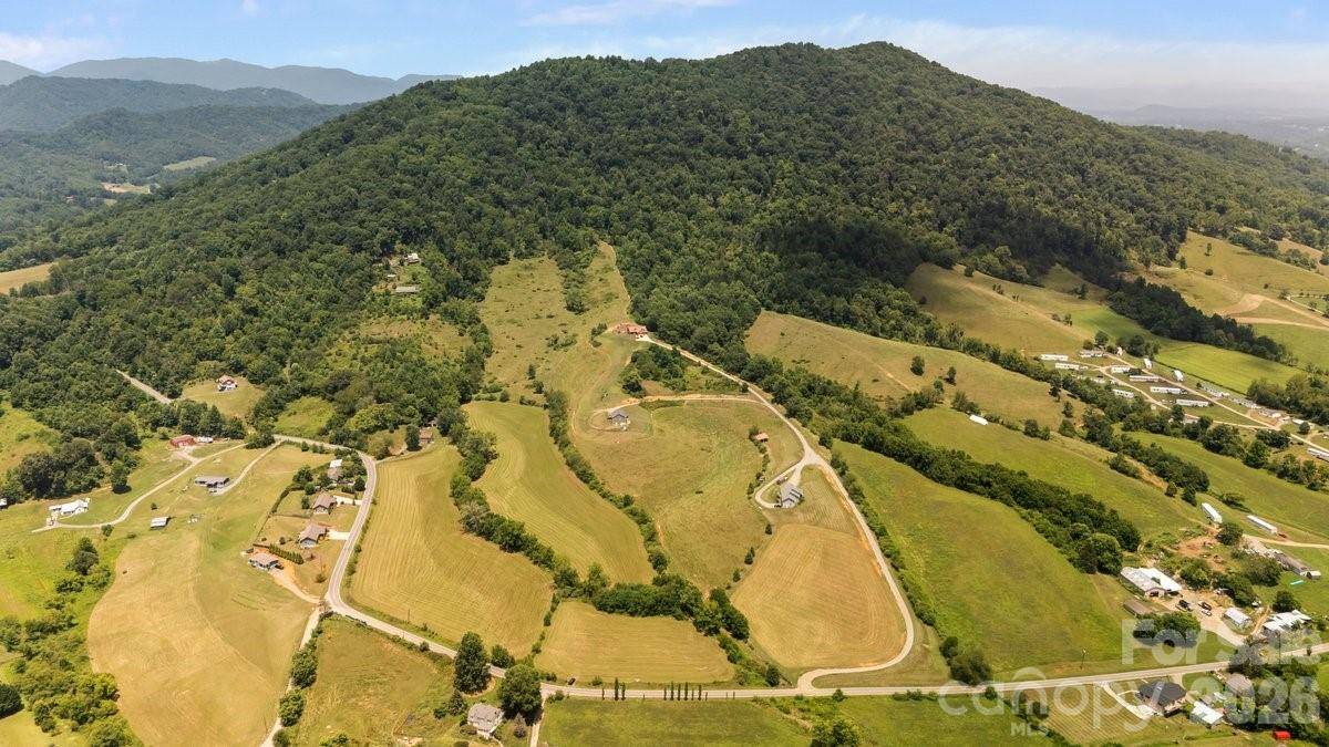 99999 Green Valley RD, Leicester, NC 28748