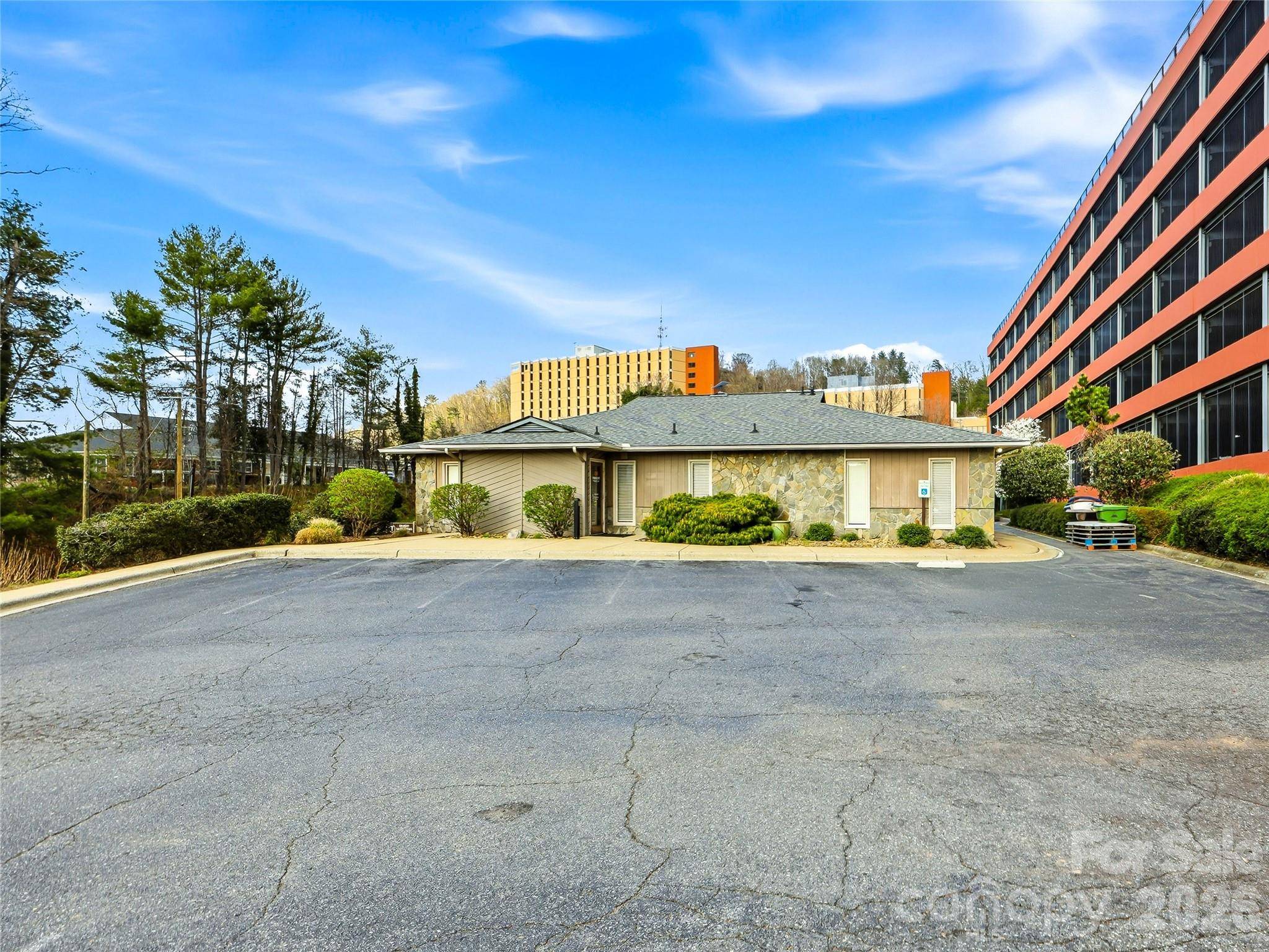 6 Brooklet ST, Asheville, NC 28801