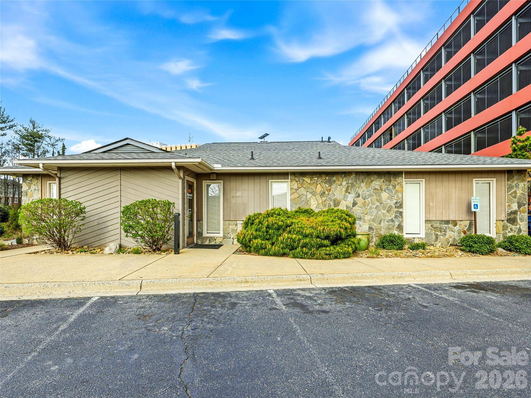 6 Brooklet ST, Asheville, NC 28801