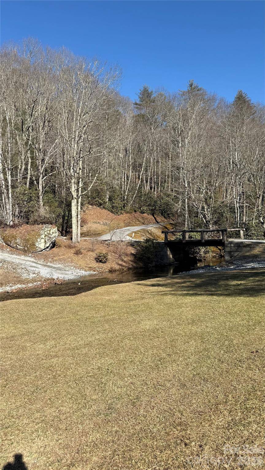207 Receptive DR #29, Glenville, NC 28736