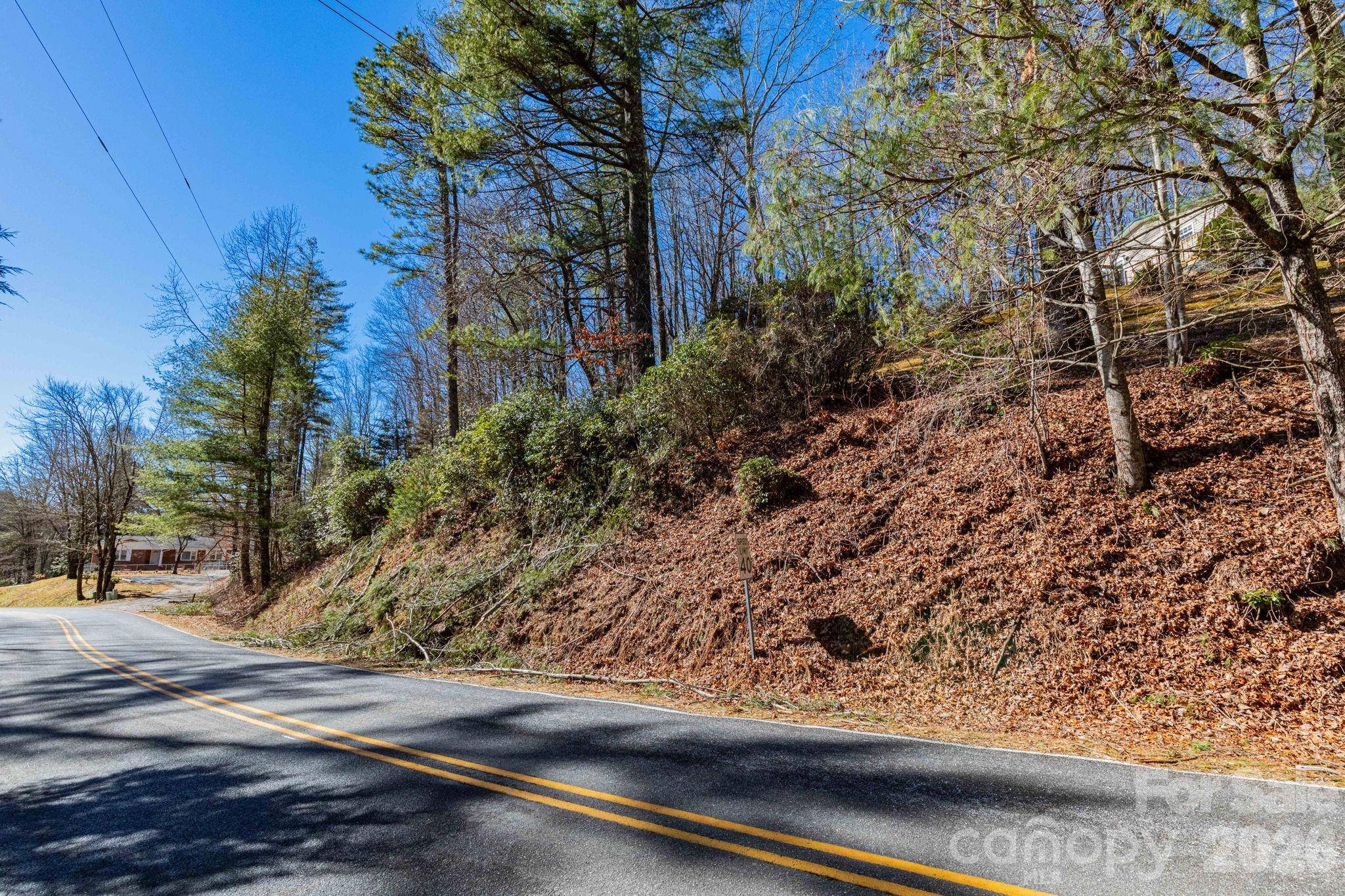 999 Flat Creek Valley RD, Lake Toxaway, NC 28747