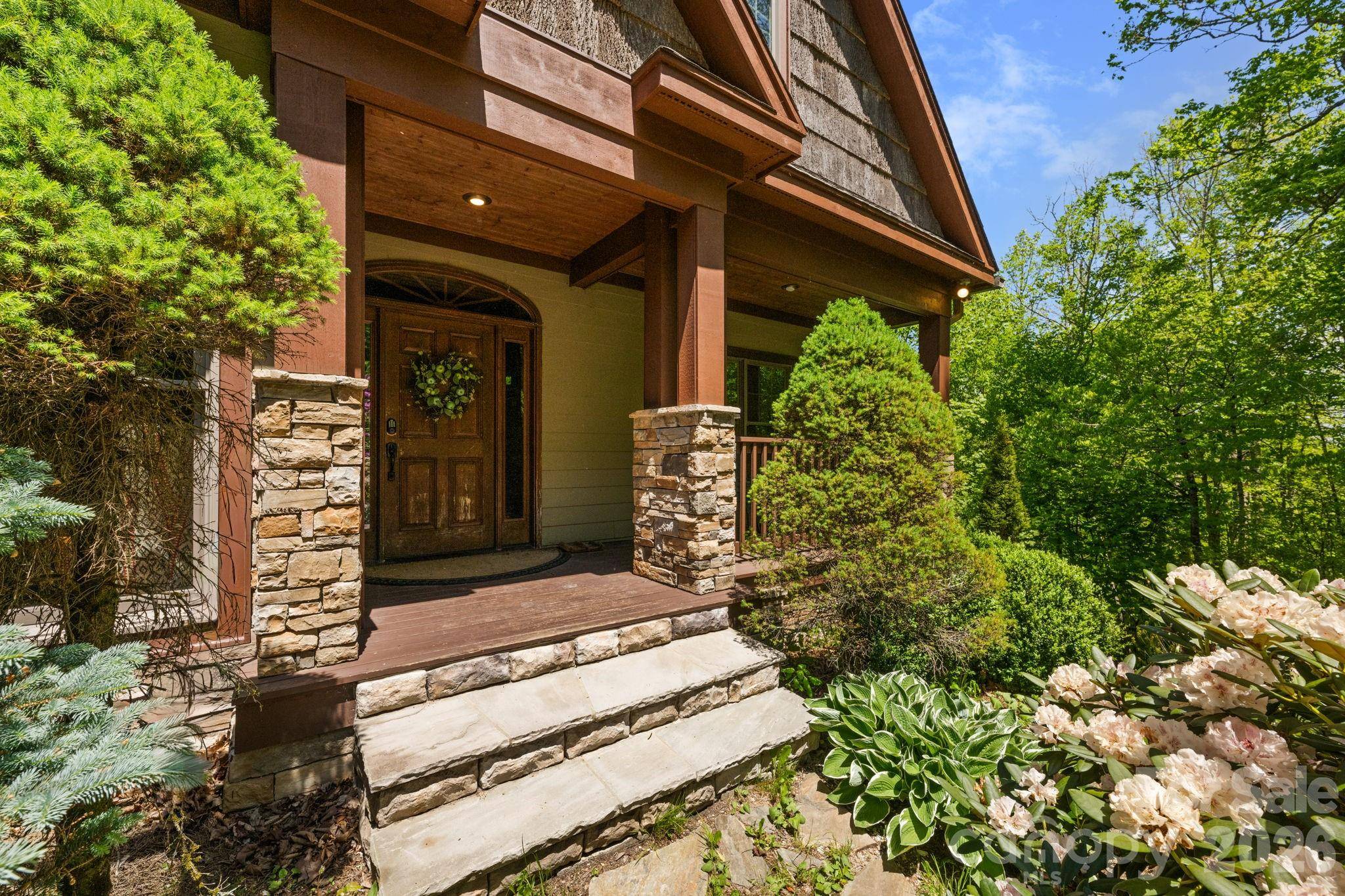 1226 Grouse Moor DR, Sugar Mountain, NC 28604