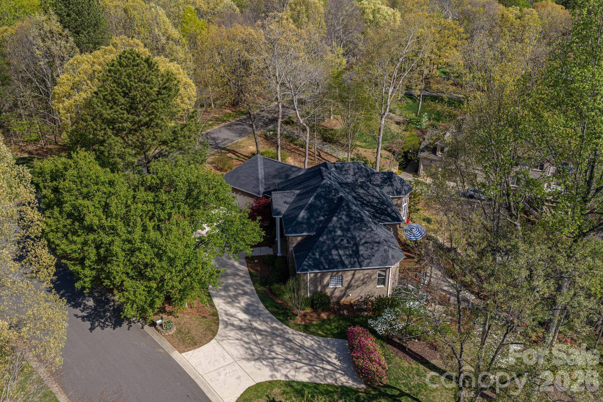 103 Shelter Cove LN, Mooresville, NC 28117