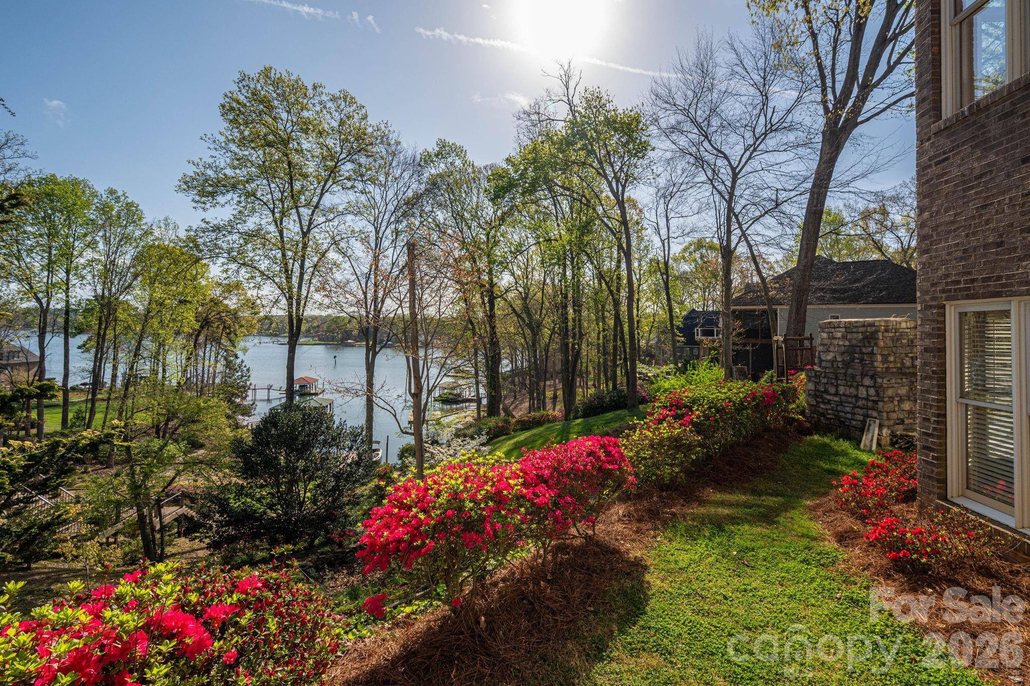 103 Shelter Cove LN, Mooresville, NC 28117
