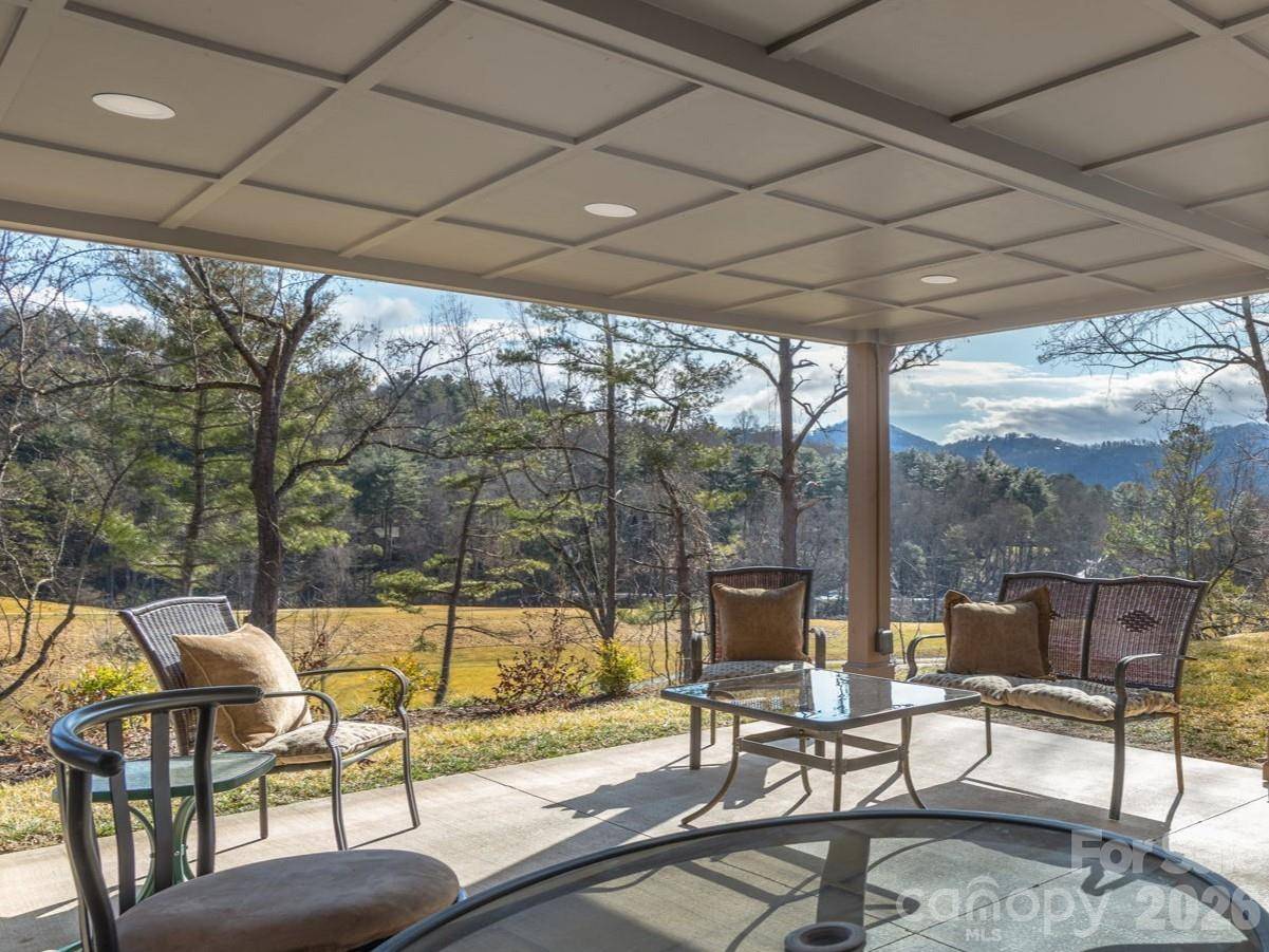 41 Robinhood RD, Asheville, NC 28804