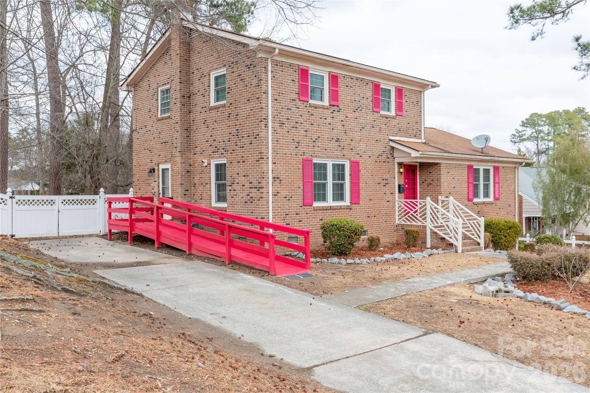 611 Park AVE, Roanoke Rapids, NC 27870