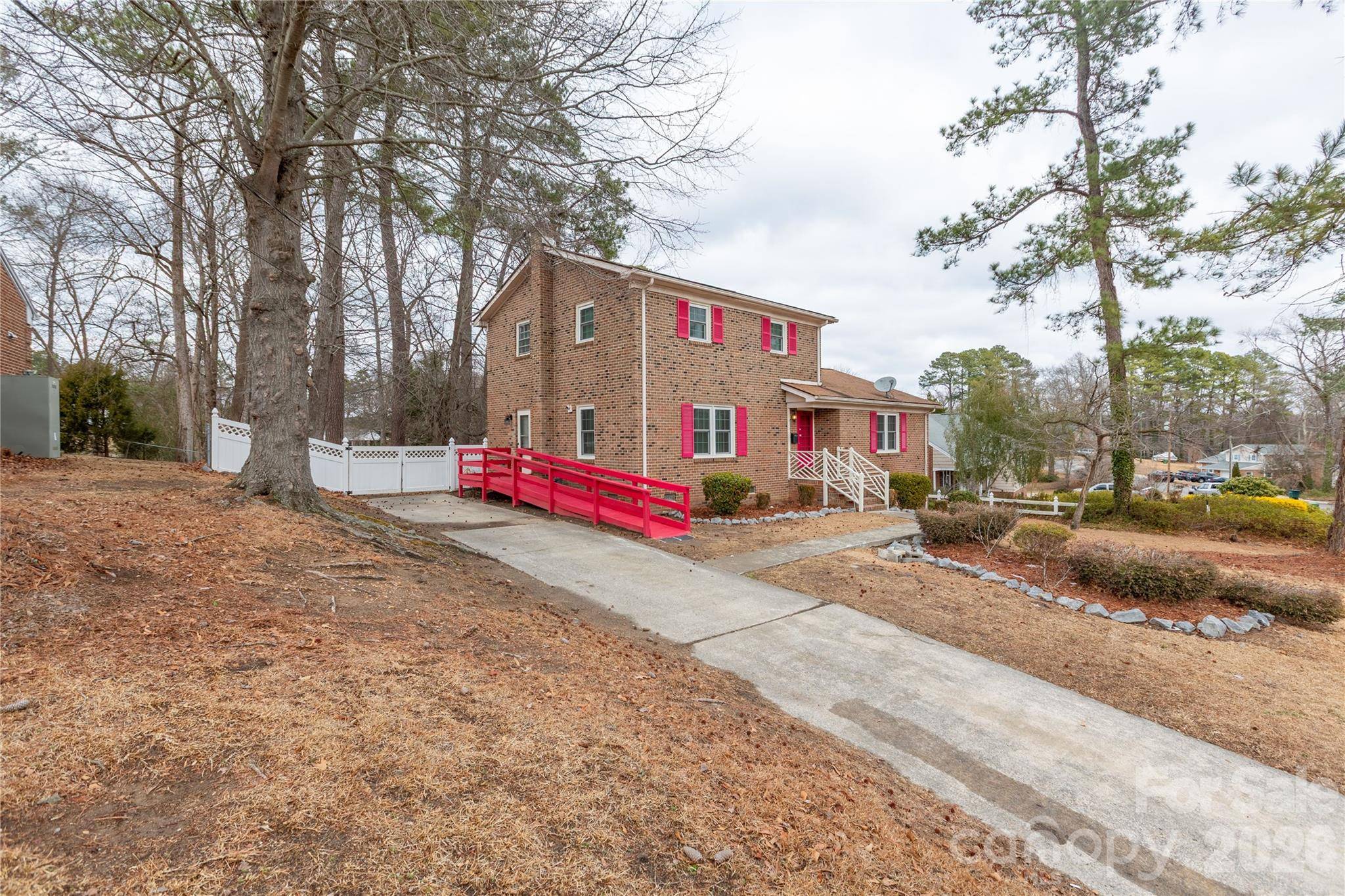 611 Park AVE, Roanoke Rapids, NC 27870