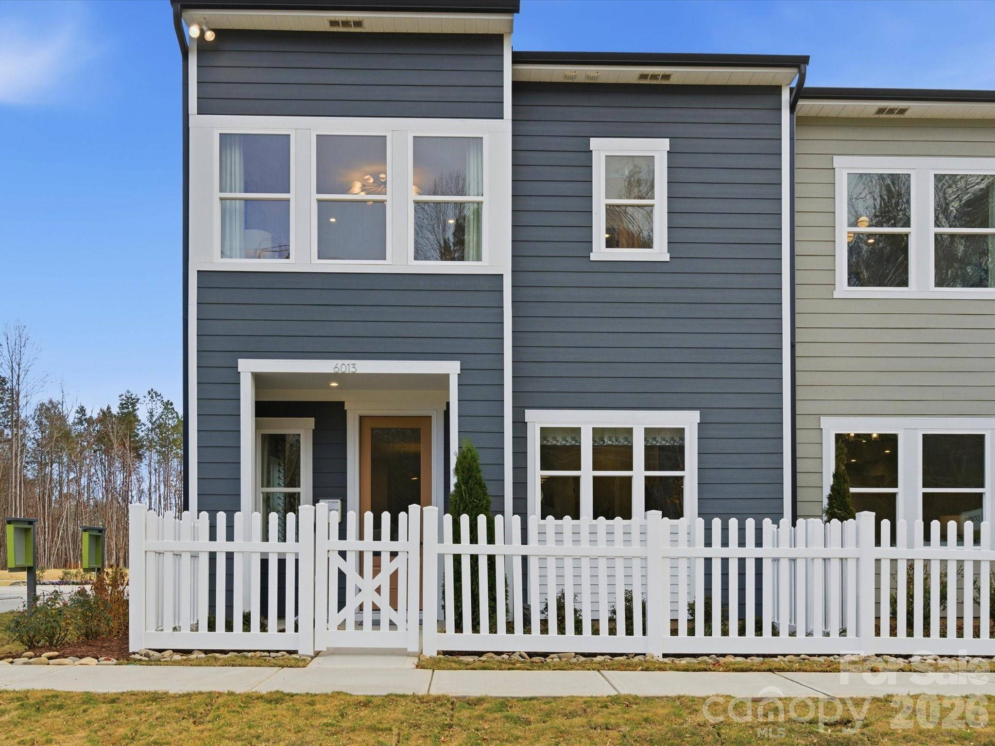 8410 Discovery LN, Charlotte, NC 28216
