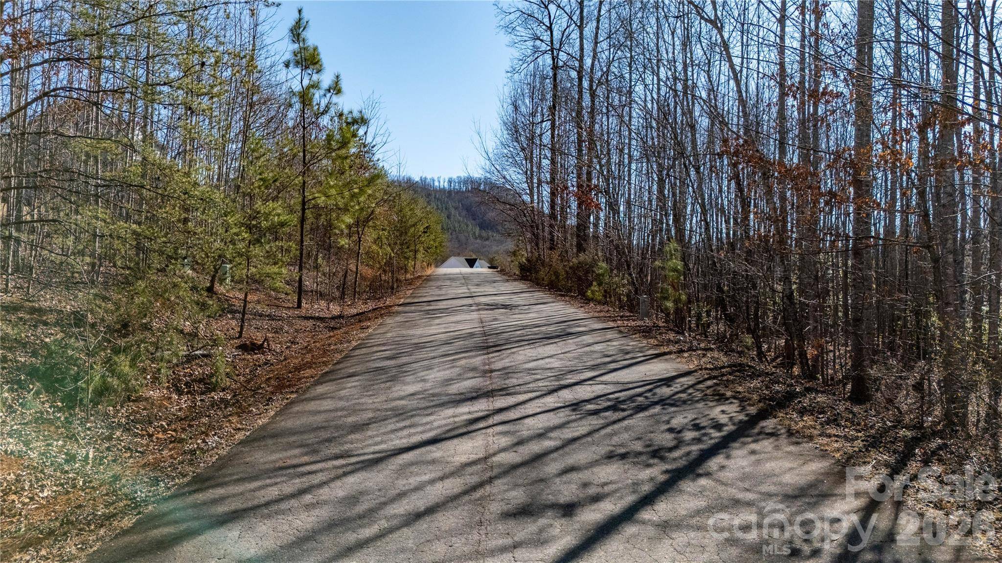 000 Eagles Nest DR #8, Marion, NC 28752