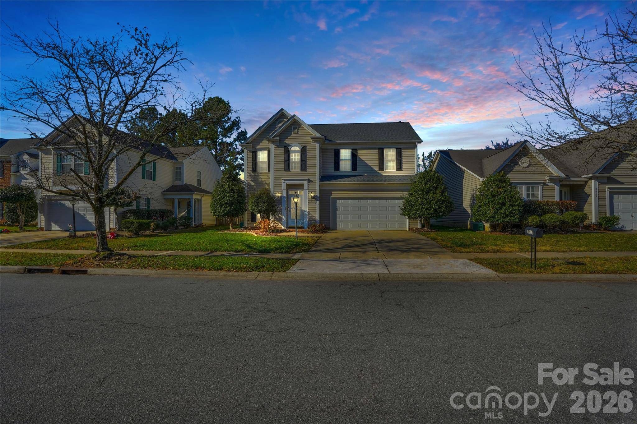 5815 Waverly Lynn LN, Charlotte, NC 28269