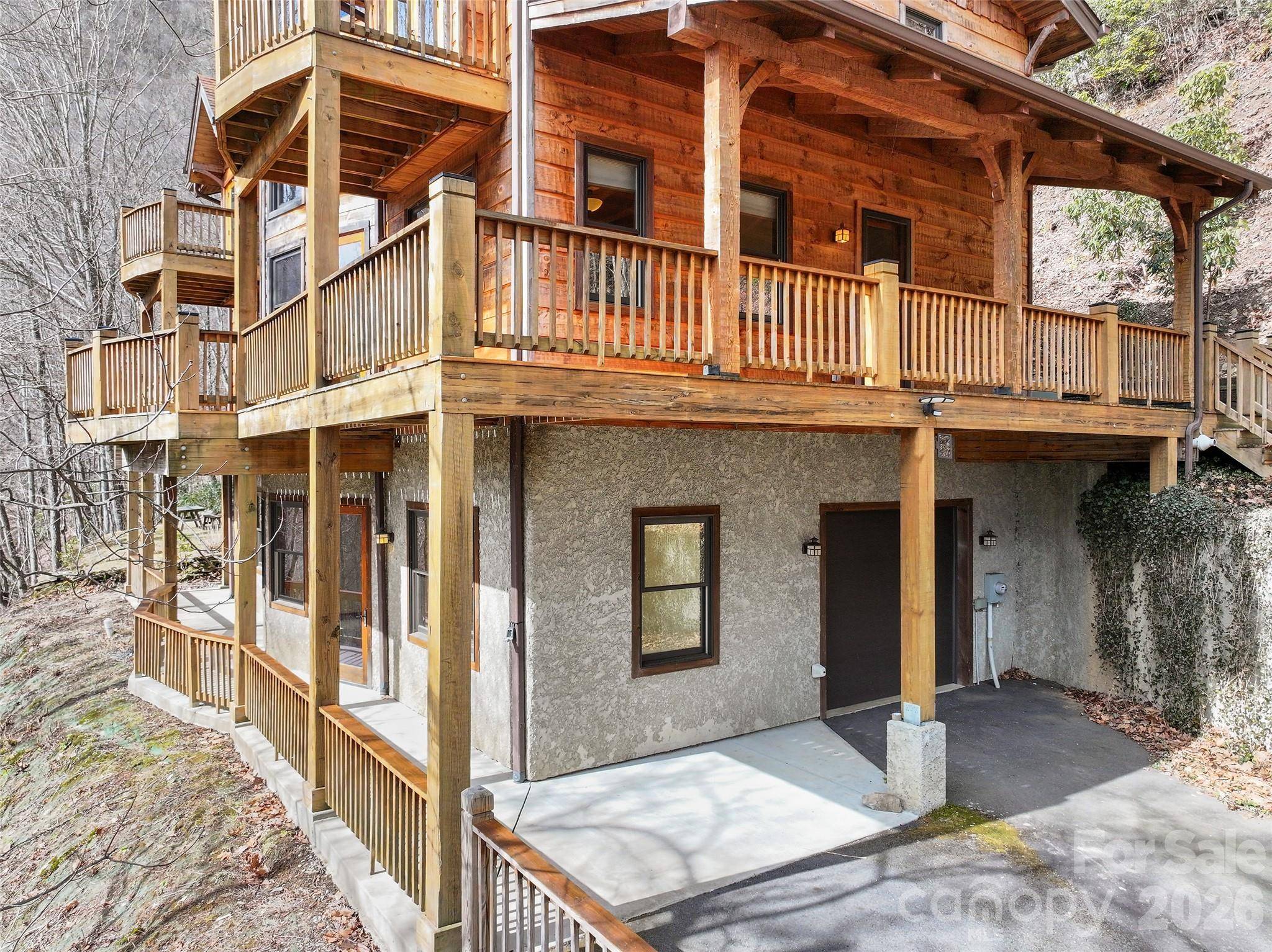 173 Heavenview PT, Maggie Valley, NC 28751