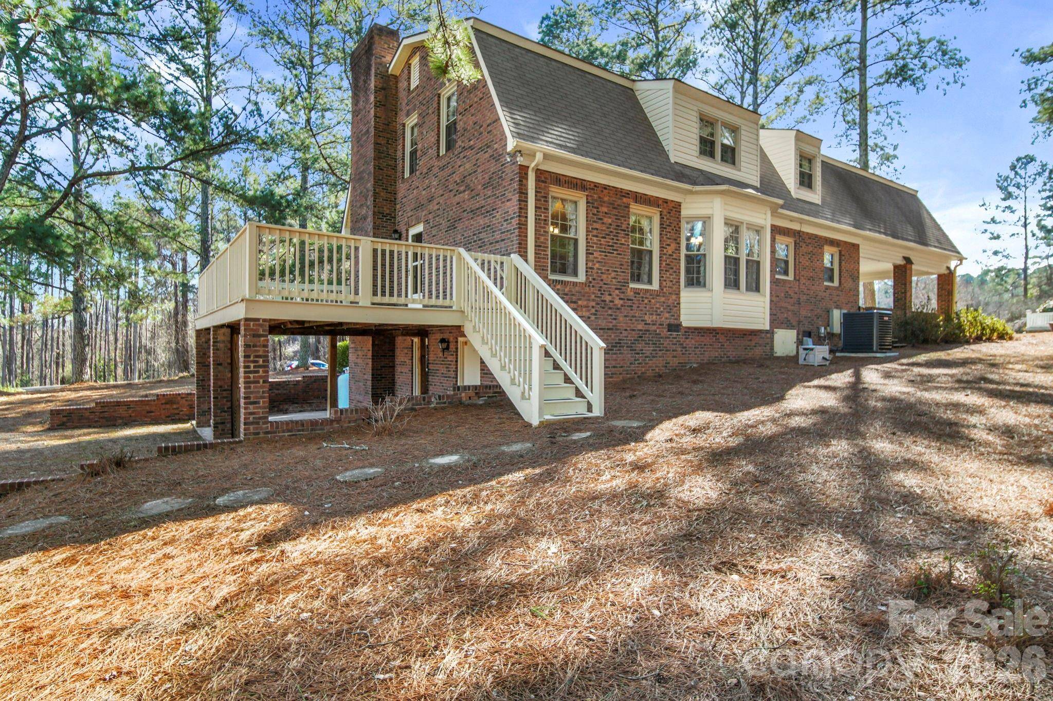 219 Williamsburg LN, Wadesboro, NC 28170