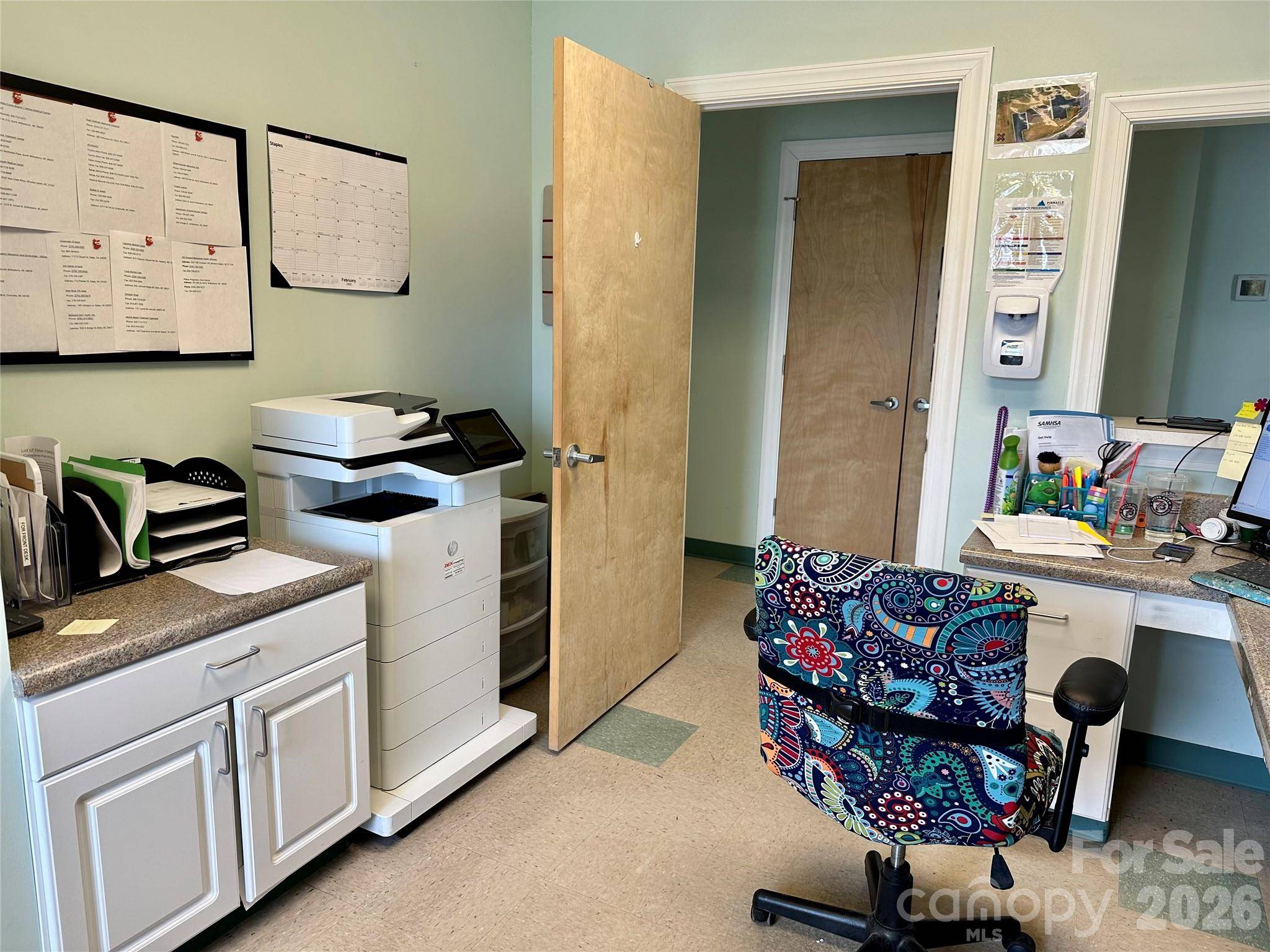 527 West Park CIR, North Wilkesboro, NC 28659