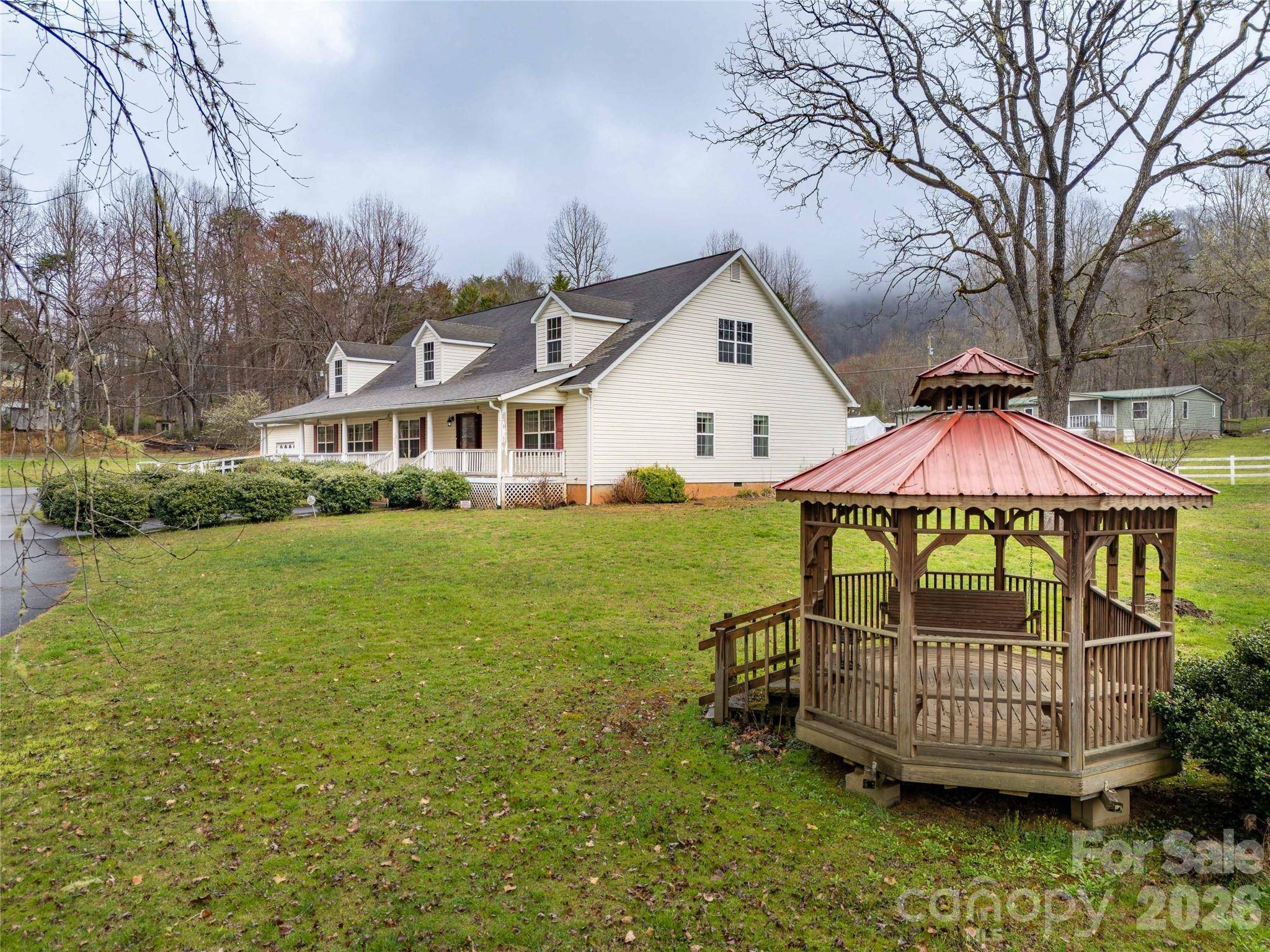 1564 Camp Creek RD, Whittier, NC 28789
