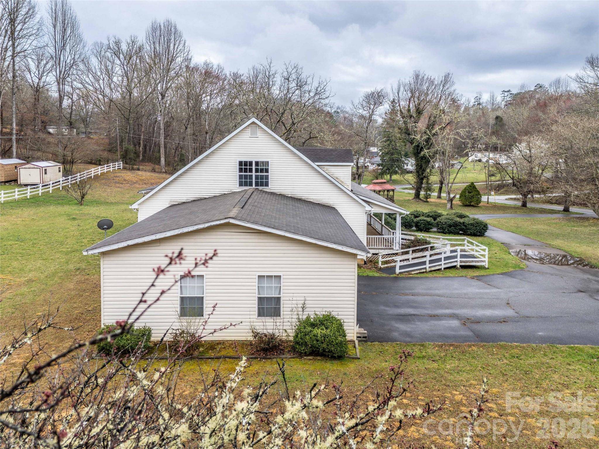 1564 Camp Creek RD, Whittier, NC 28789