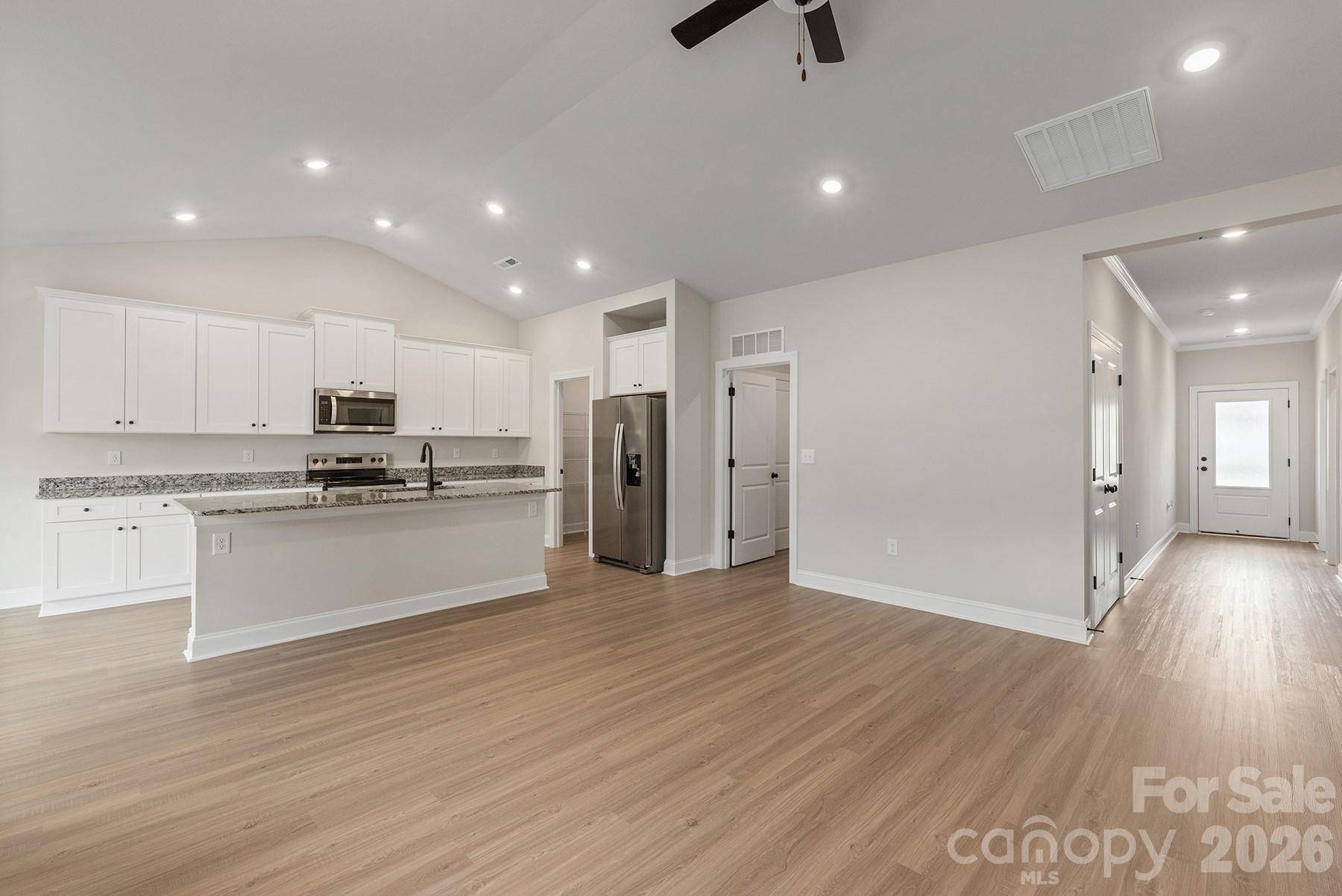 6738 Fairford DR, Charlotte, NC 28215
