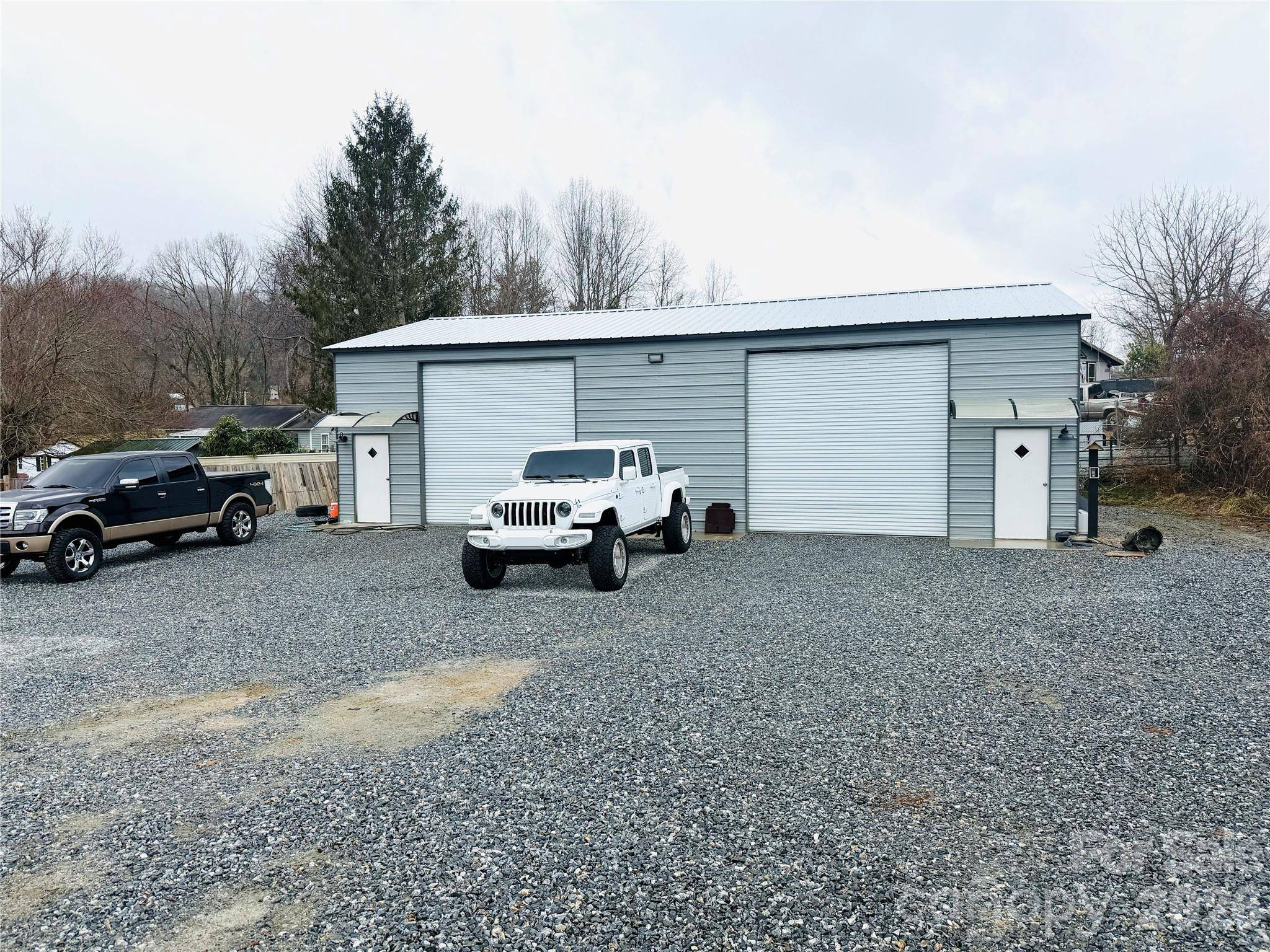 3021 Spartanburg HWY, East Flat Rock, NC 28726