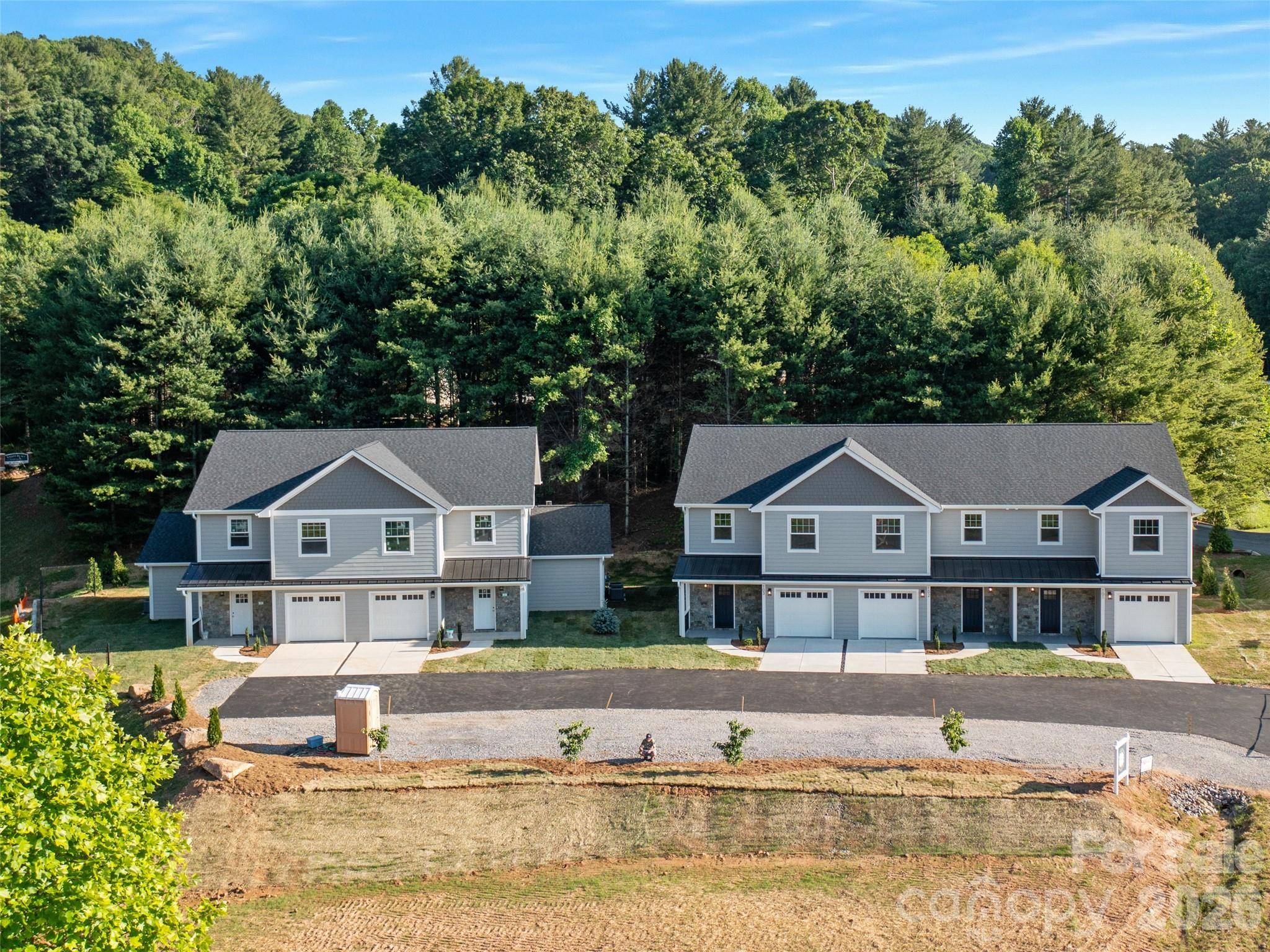 100 Red Twig LN #103, Burnsville, NC 28714