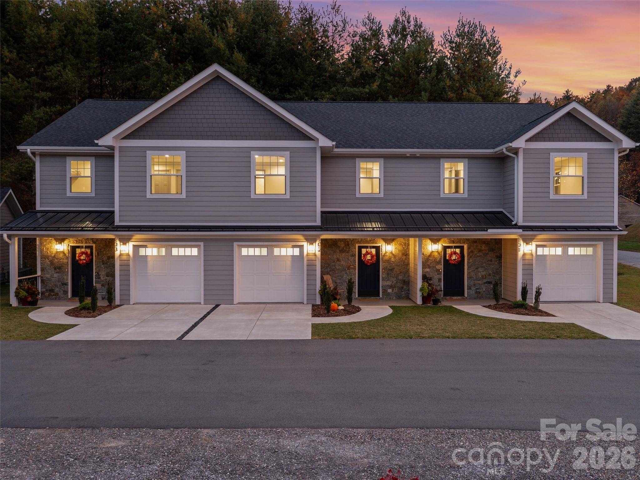 100 Red Twig LN #Unit 102, Burnsville, NC 28704