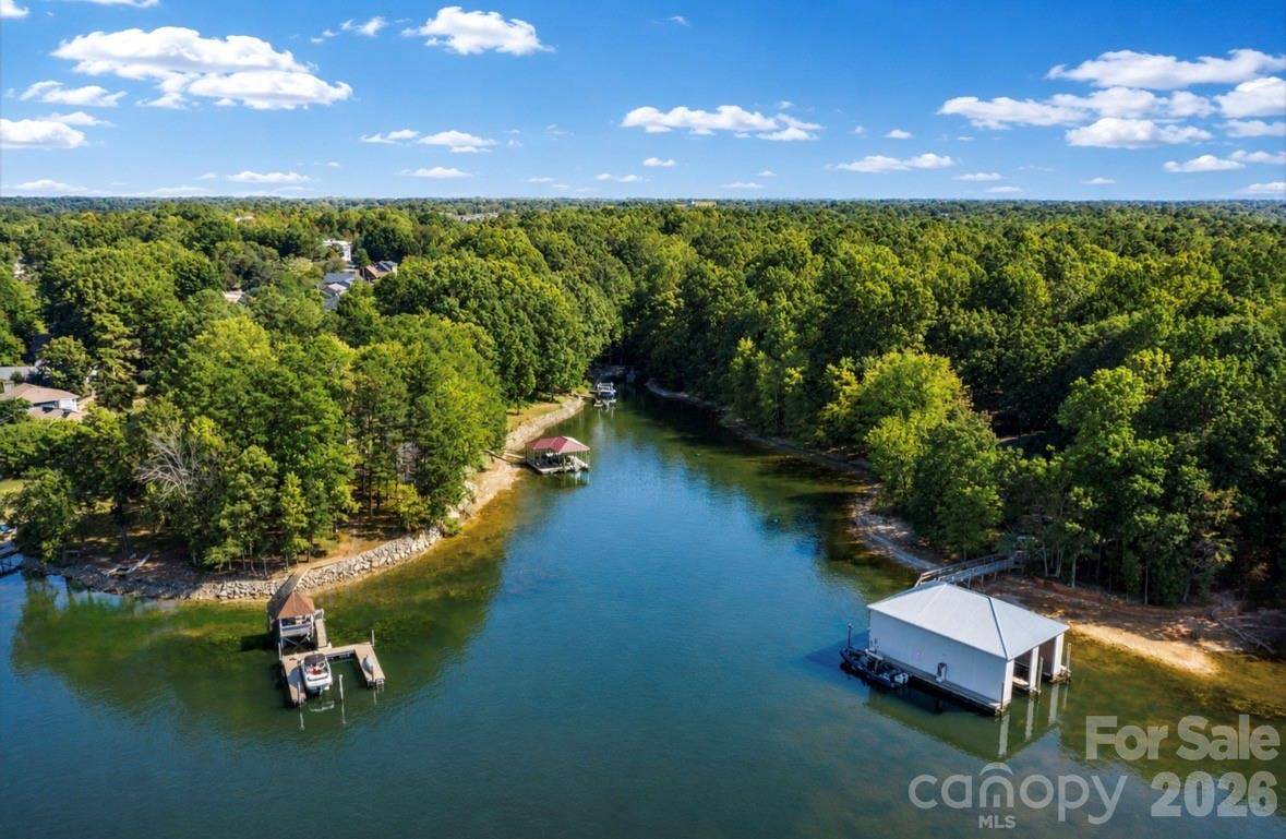 19322 Yachtman DR, Cornelius, NC 28031