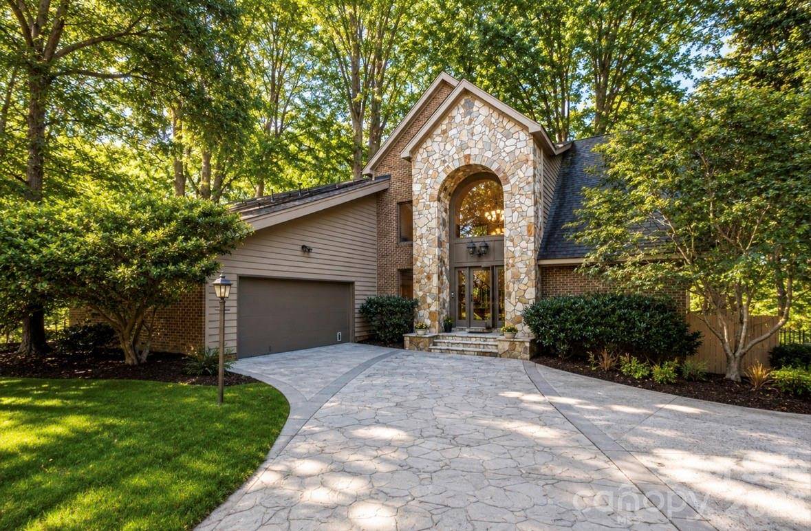 19322 Yachtman DR, Cornelius, NC 28031