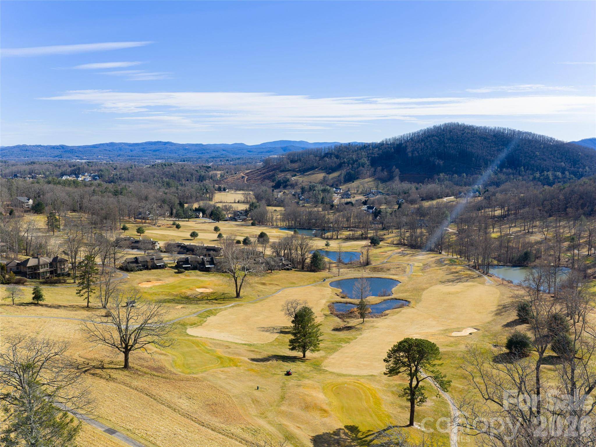 40 Cedar DR, Mills River, NC 28759