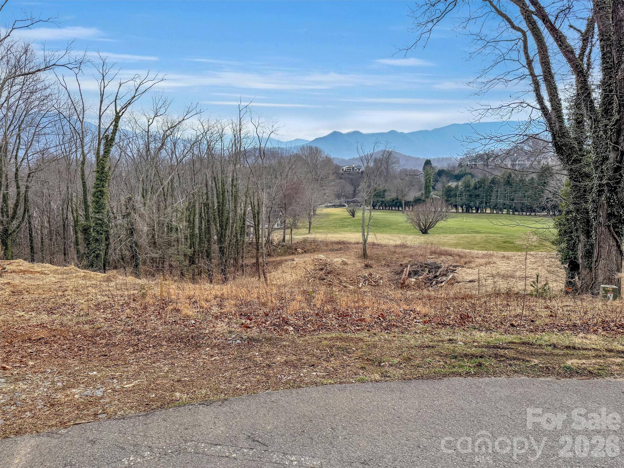 000 Cupp LN, Waynesville, NC 28786