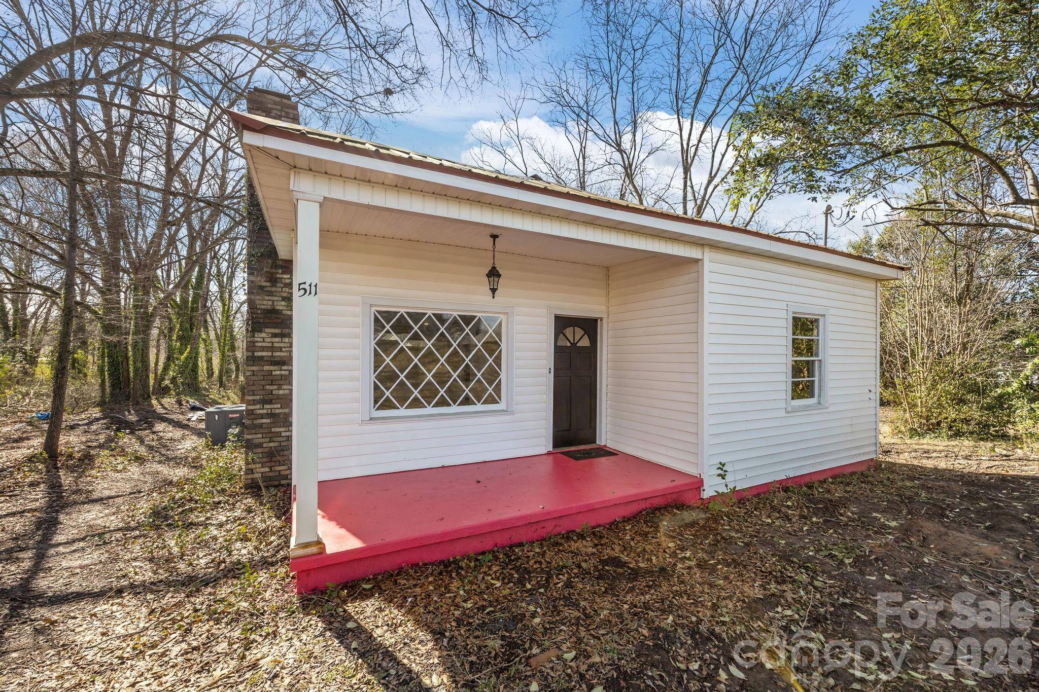 511 E Trade ST, Dallas, NC 28034