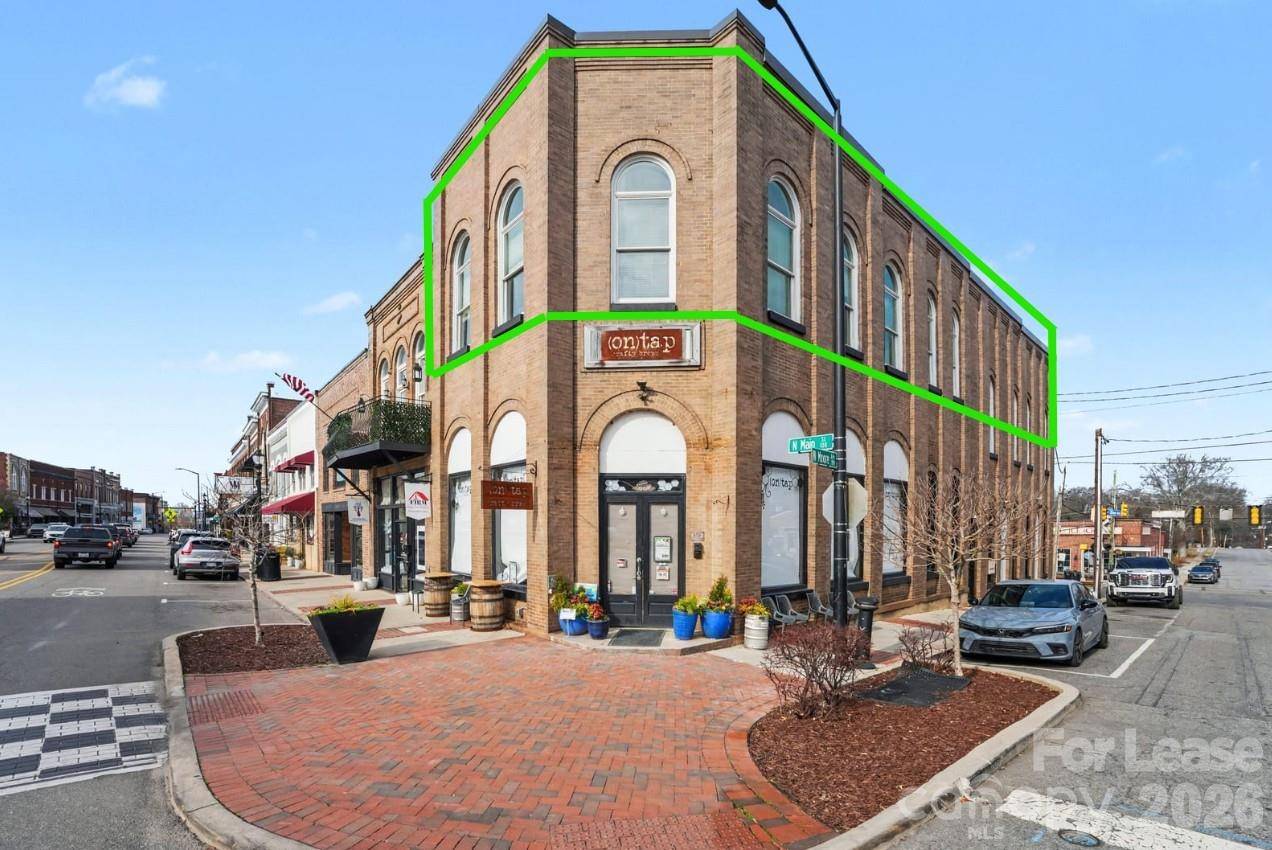 106 W Moore AVE, Mooresville, NC 28115