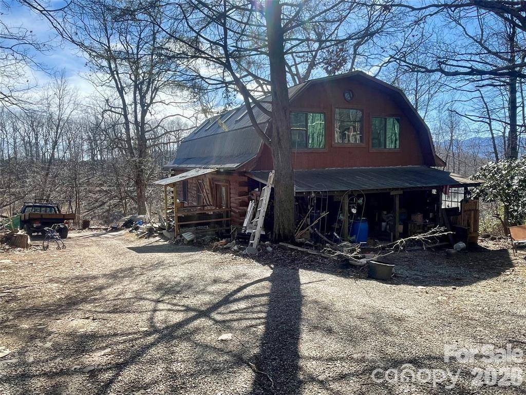 705 Doc Howell RD, Spruce Pine, NC 28777