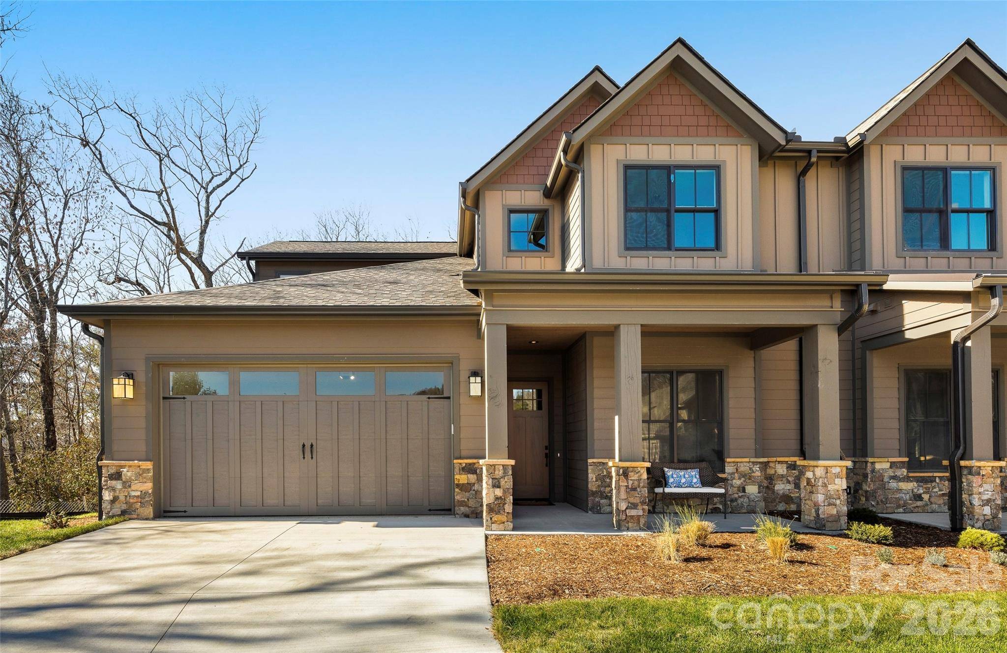 63 Chimney Chase TRL, Hendersonville, NC 28739