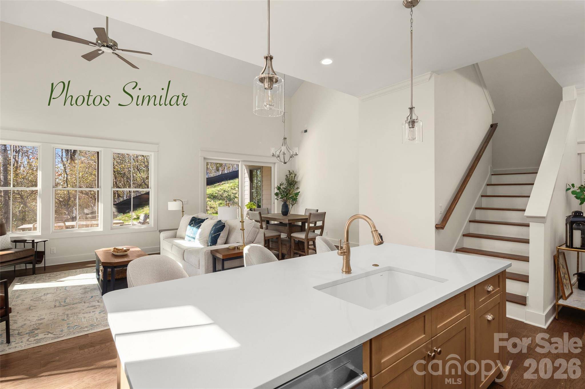 63 Chimney Chase TRL, Hendersonville, NC 28739