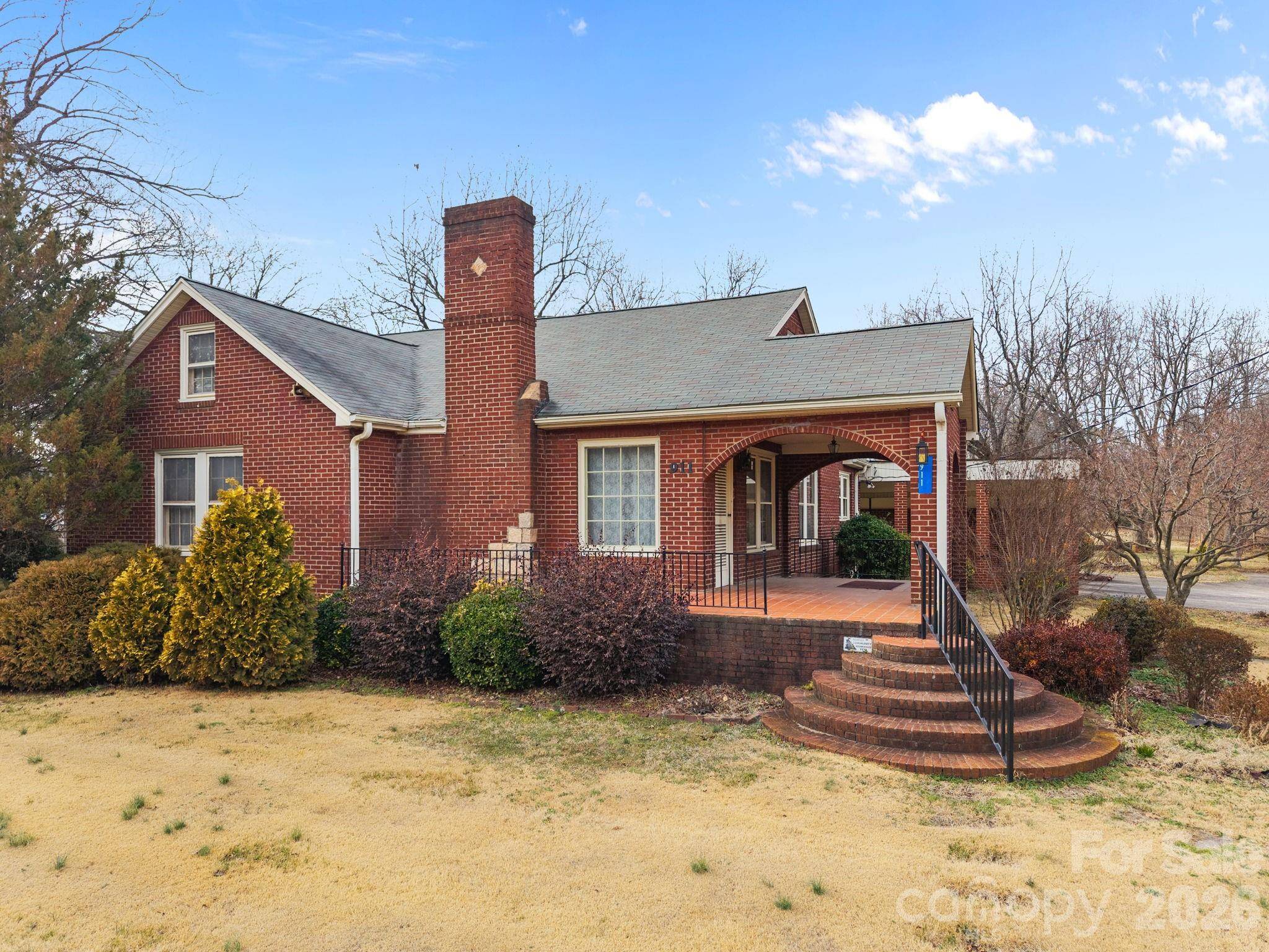 911 N Long ES ST, Salisbury, NC 28144