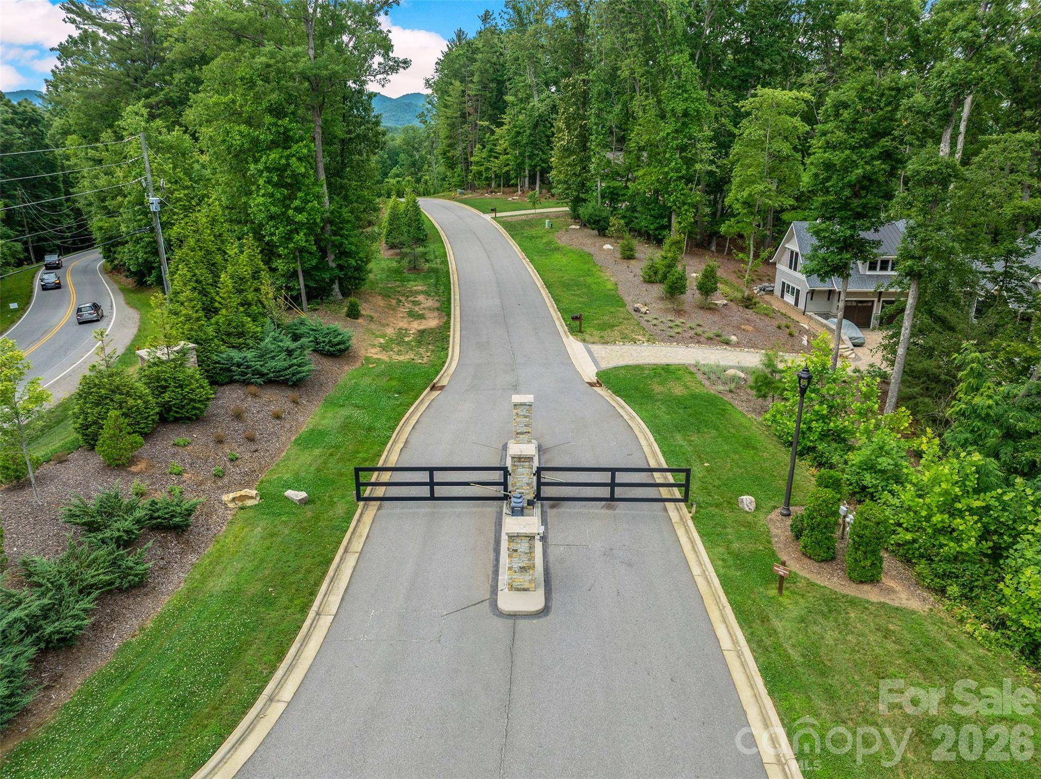 17 Hendrickson CT, Candler, NC 28715