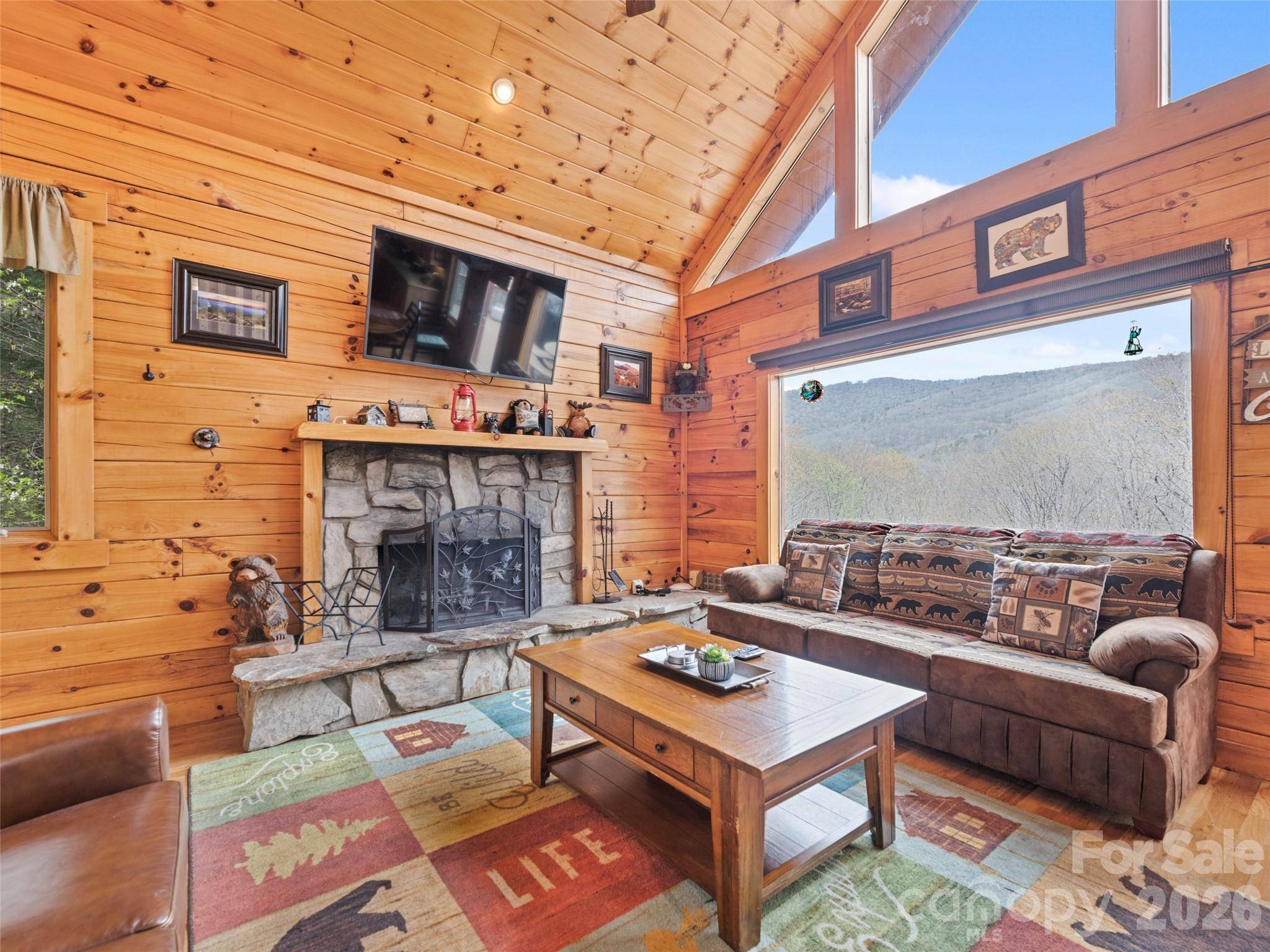 91 Copper Spur RD, Maggie Valley, NC 28751