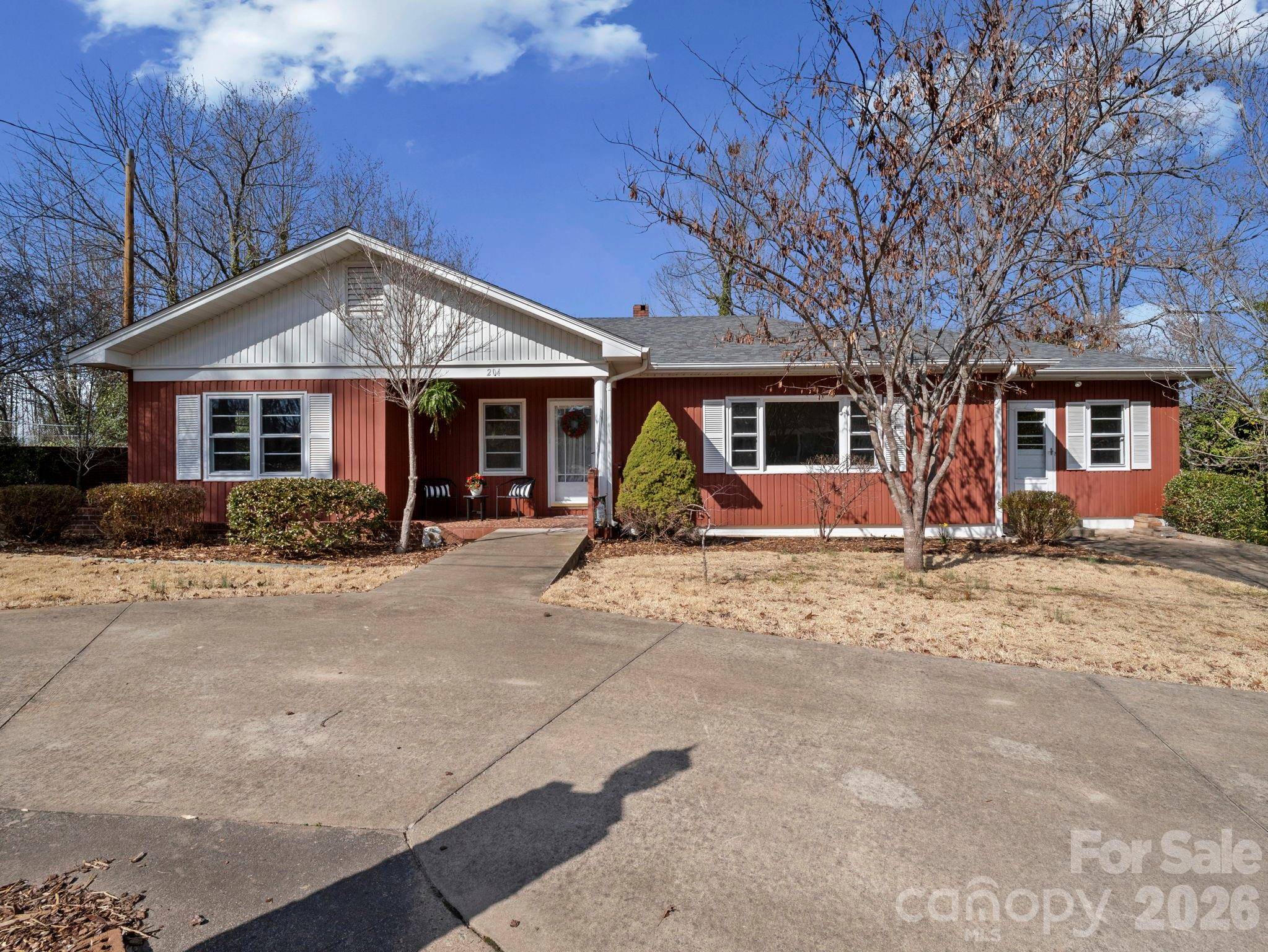 204 Fernwood DR, Rutherfordton, NC 28139