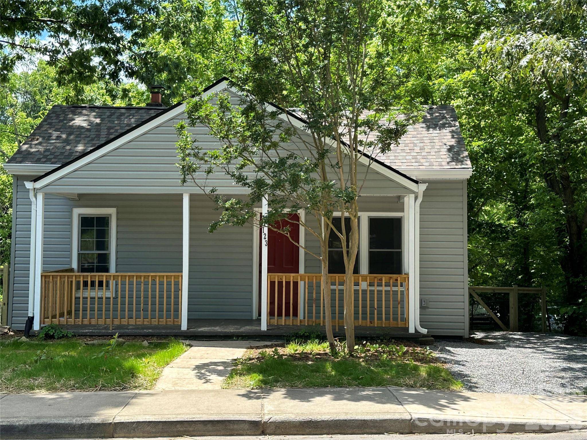 123 State ST, Asheville, NC 28806