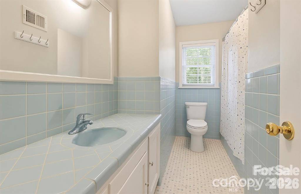 211 General Stonewall Jackson DR, Stanley, NC 28164