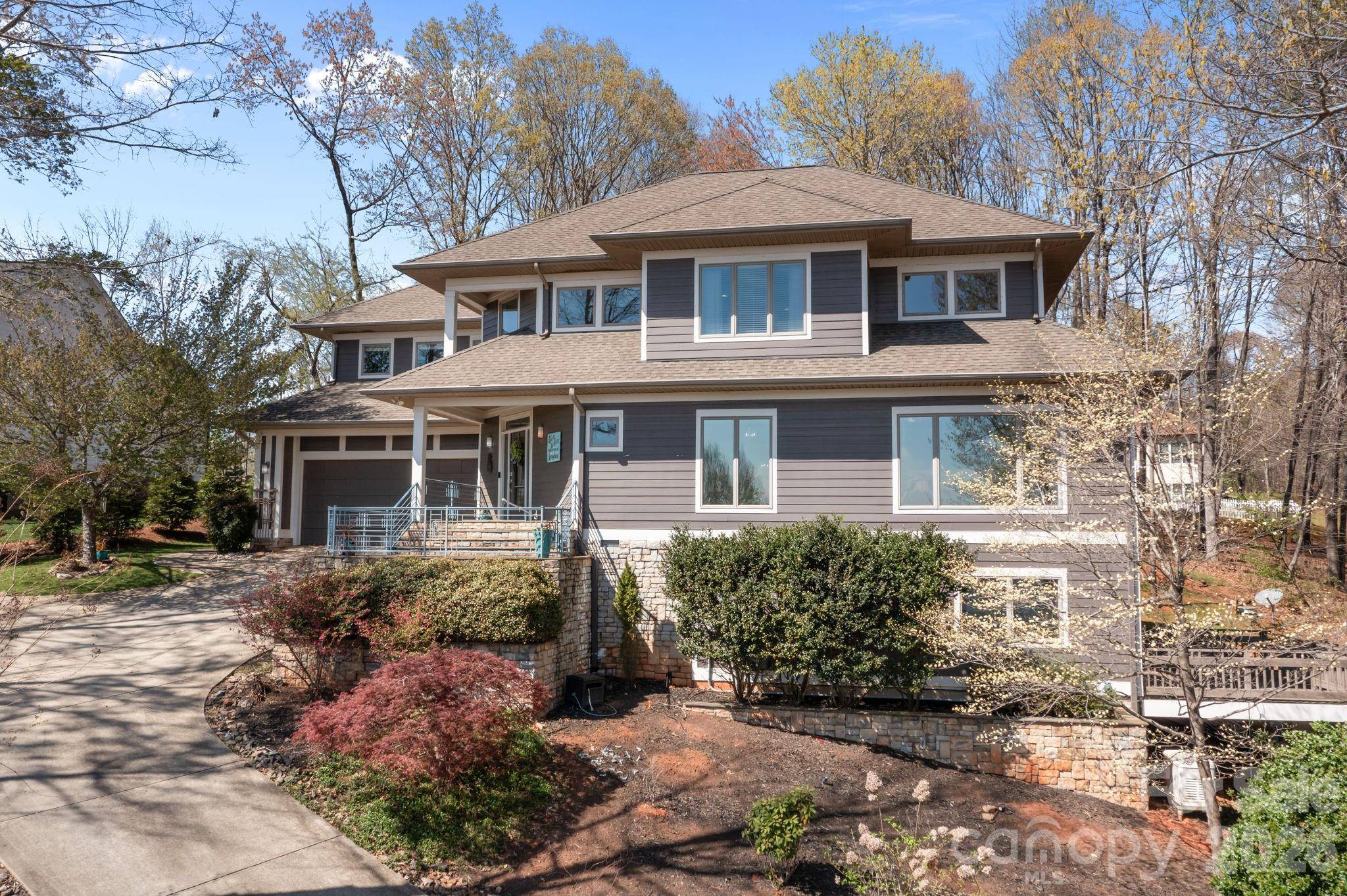 184 High Lake DR, Statesville, NC 28677