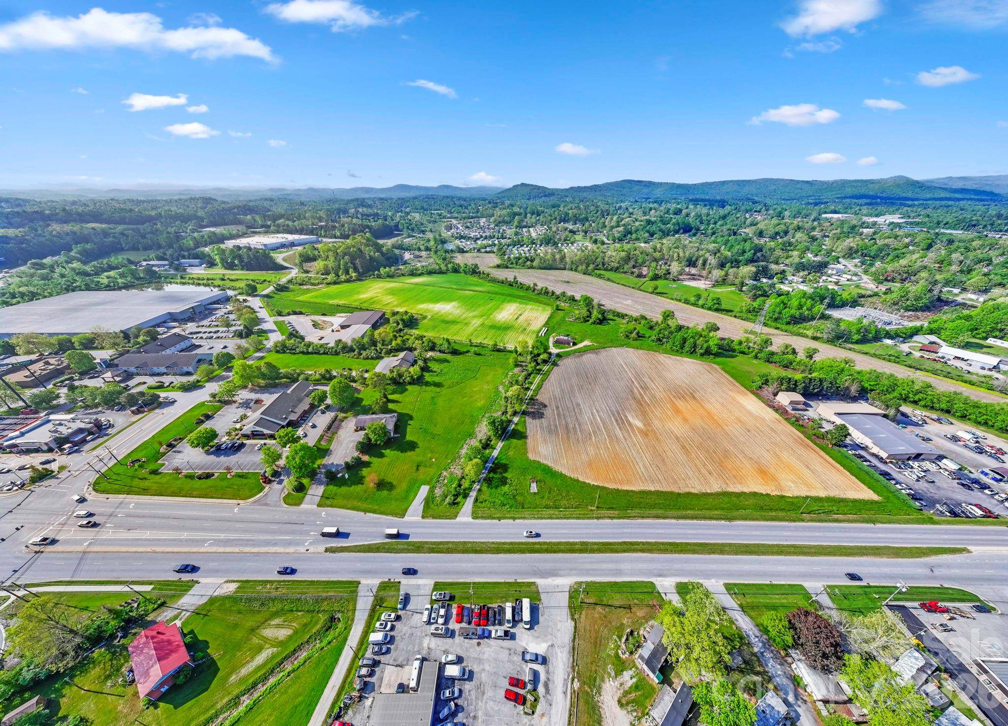 000 Upward RD E, Flat Rock, NC 28731