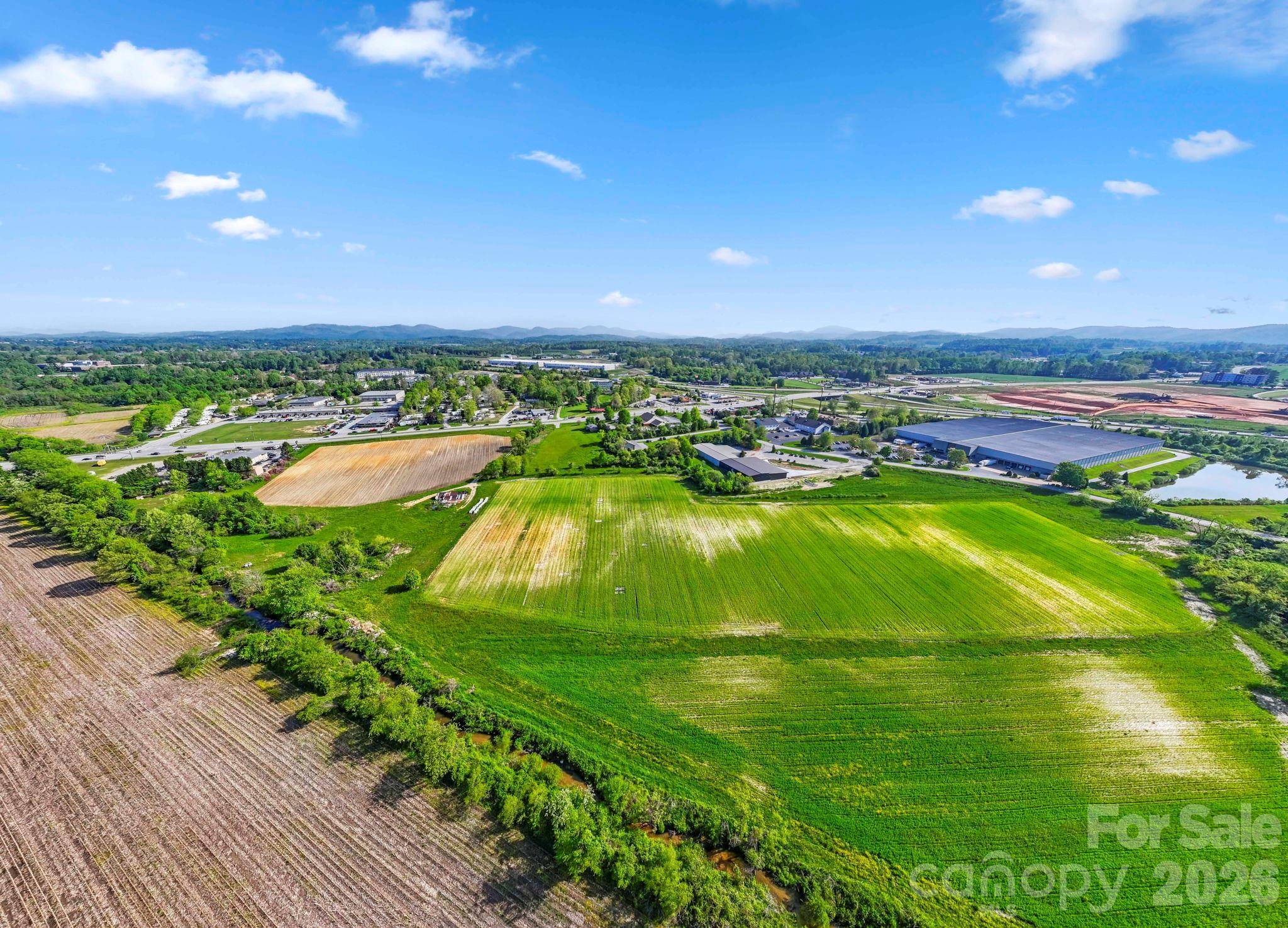 000 Upward RD E, Flat Rock, NC 28731