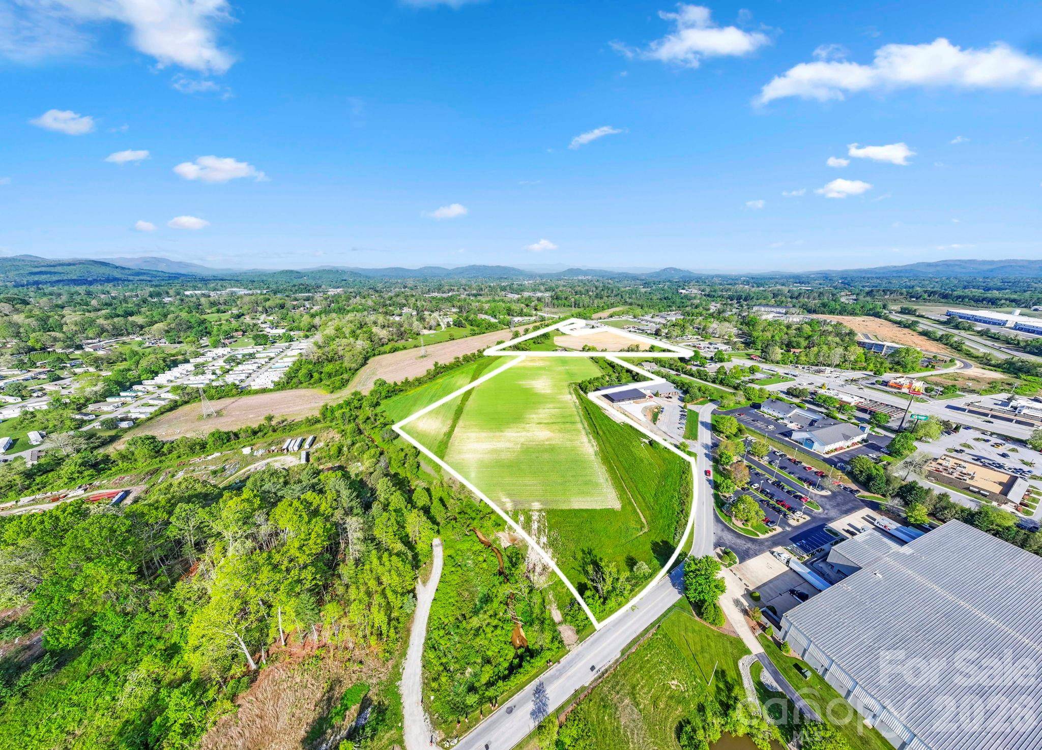 000 Upward RD E, Flat Rock, NC 28731
