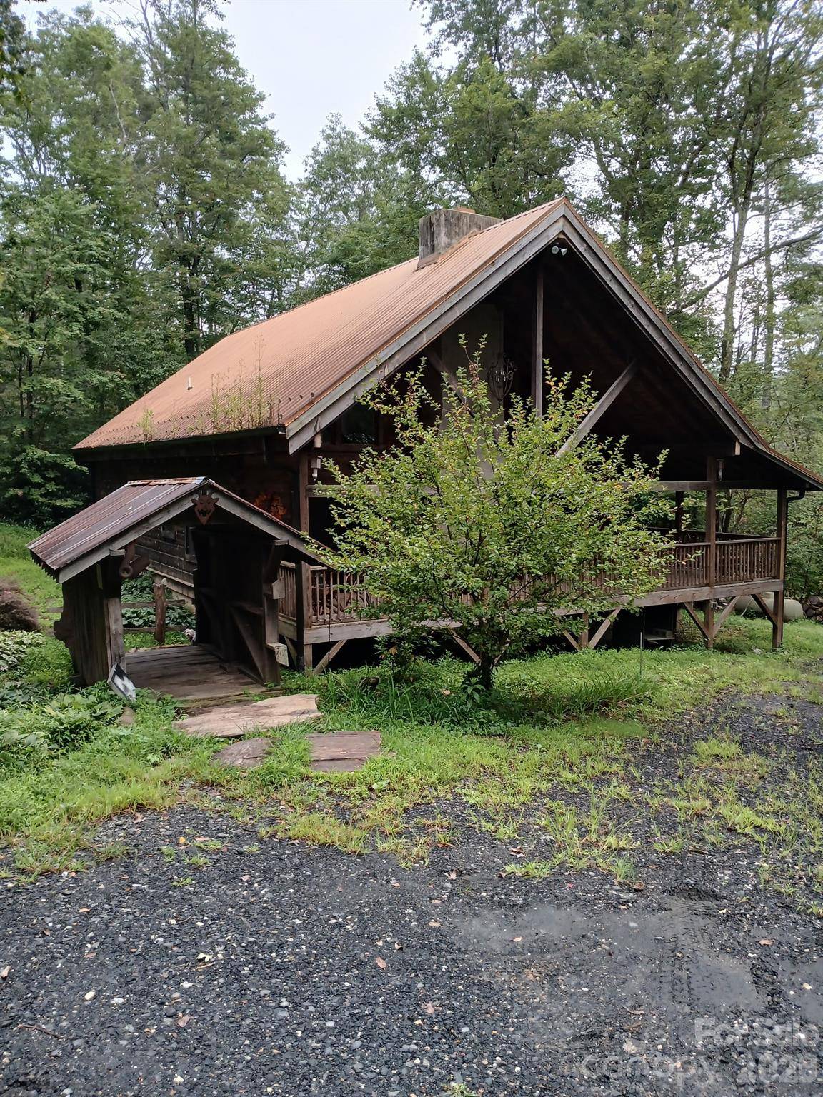 1694 Humpback Mountain RD, Spruce Pine, NC 28777