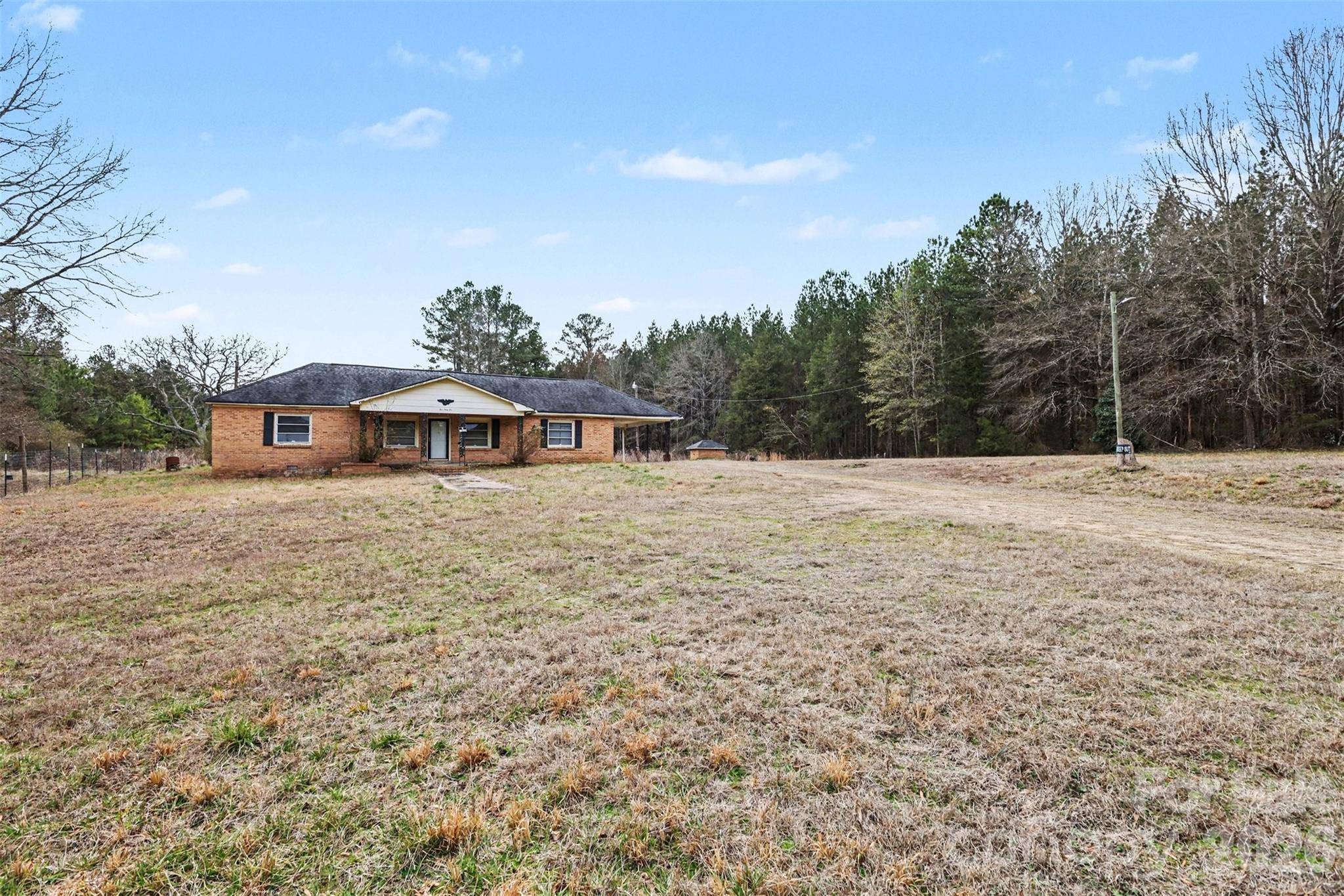 596 Armory RD, Chester, SC 29706