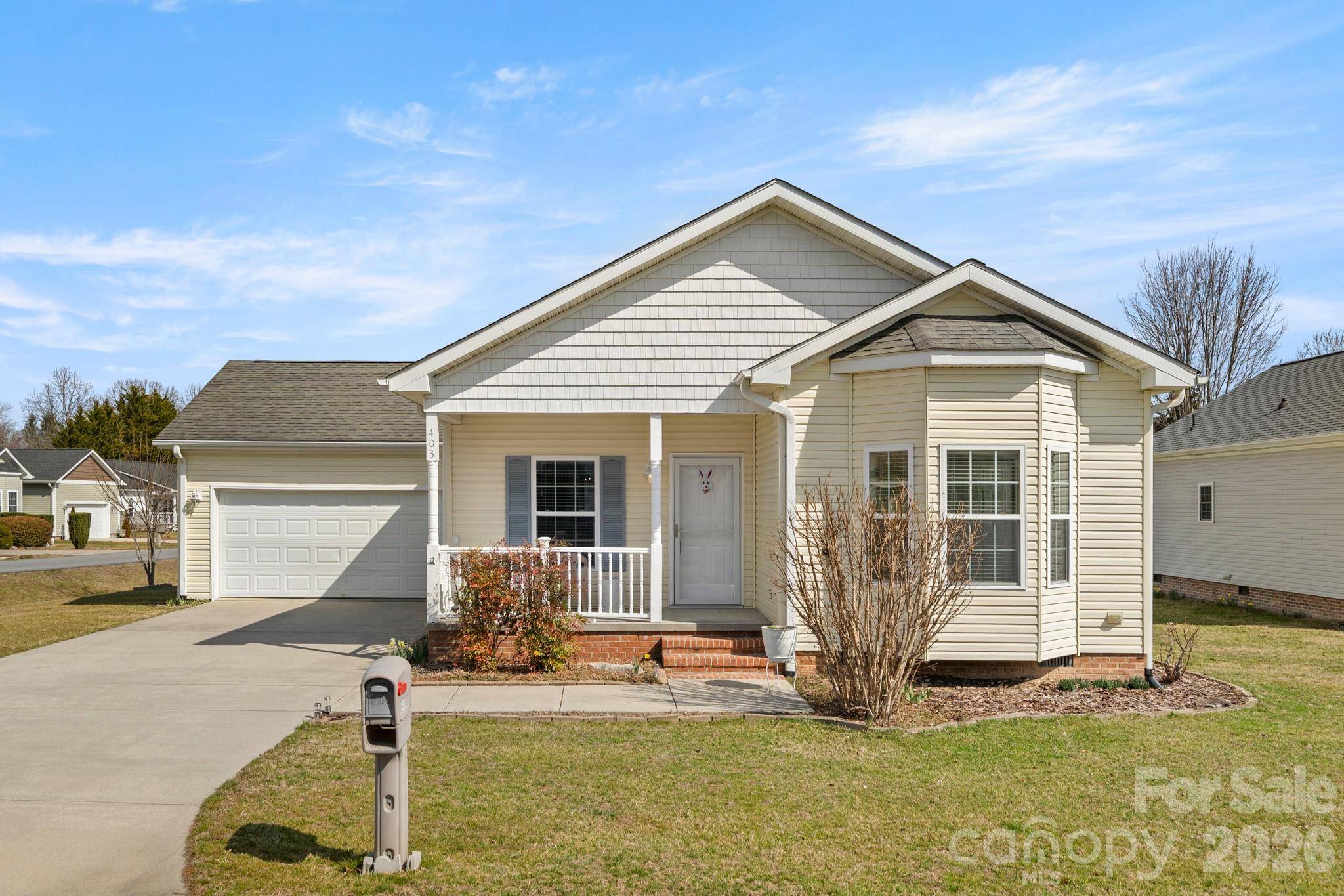 403 Sassafras DR, Hendersonville, NC 28739