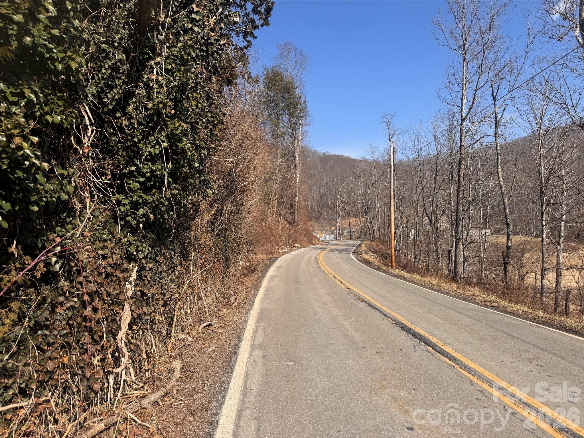 00 S US 19 HWY E, Newland, NC 28657