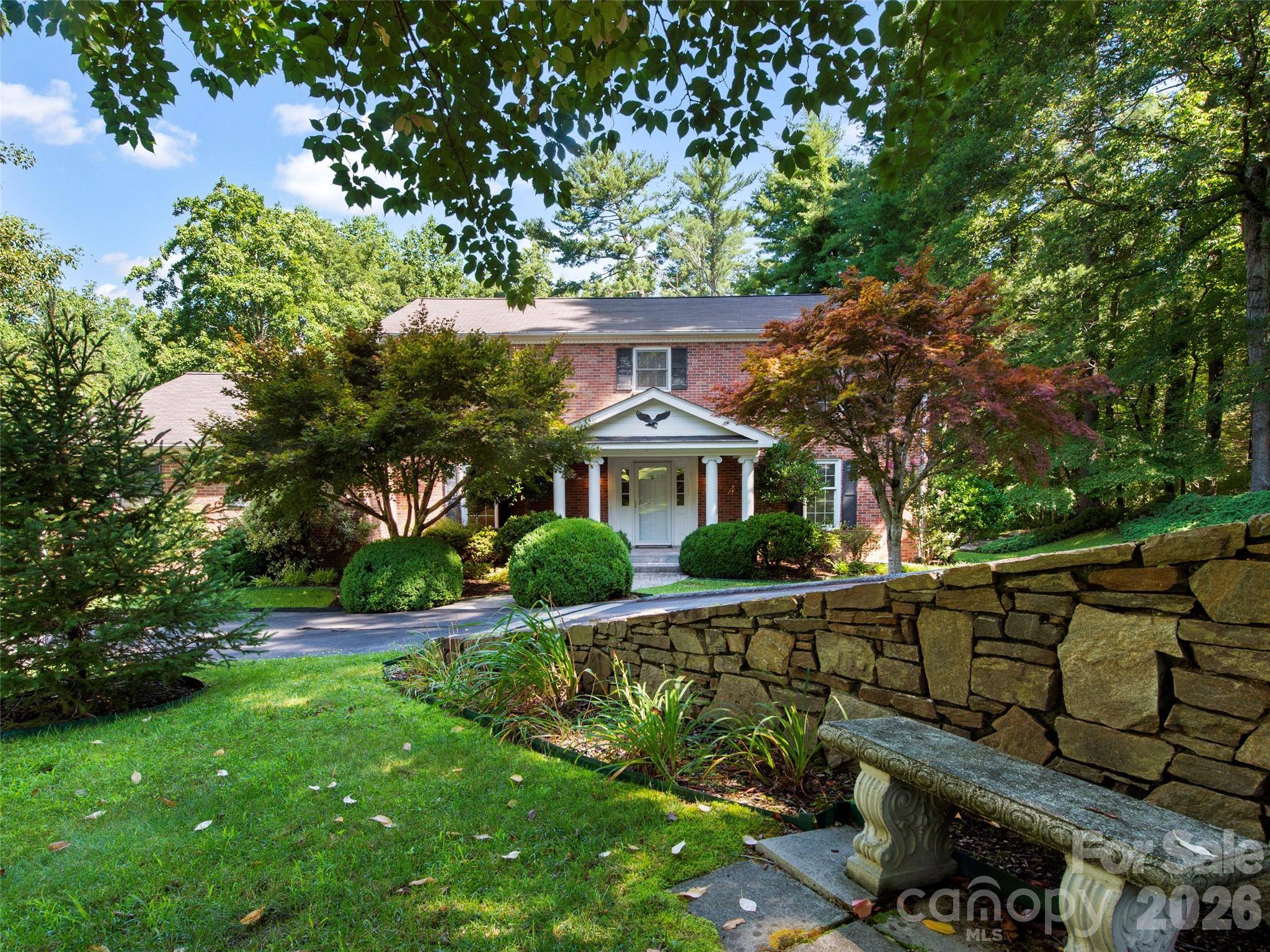 110 Glengary DR, Flat Rock, NC 28731