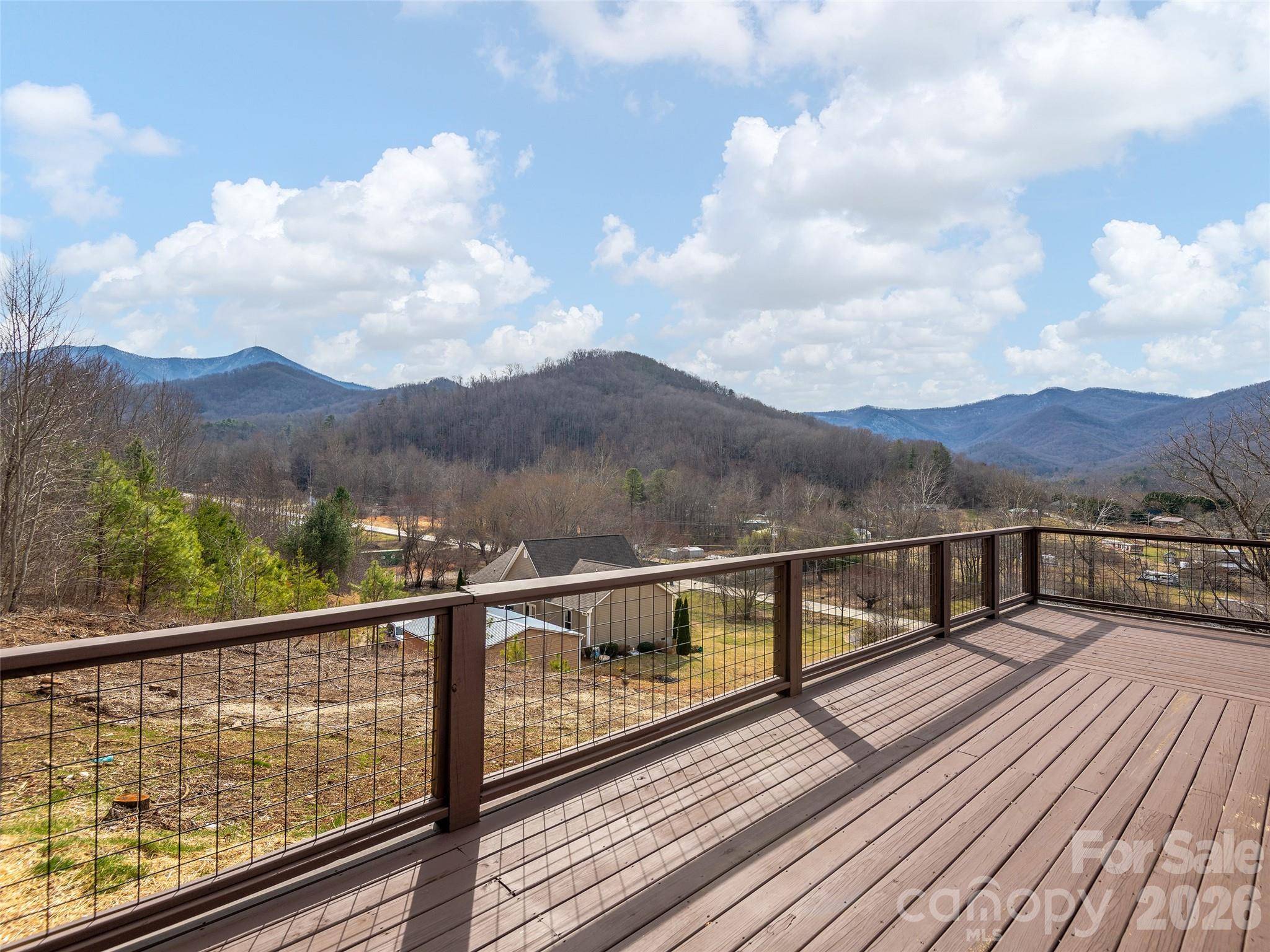 22 Honey Locust LN, Candler, NC 28715