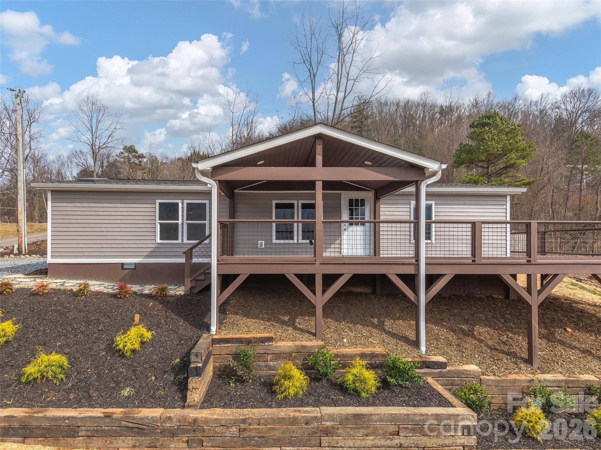 22 Honey Locust LN, Candler, NC 28715